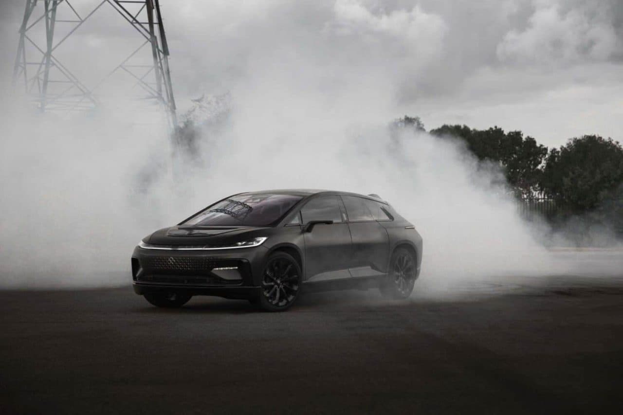 Cover Image for Geldprobleme: Faraday Future muss Produktionsbeginn verschieben