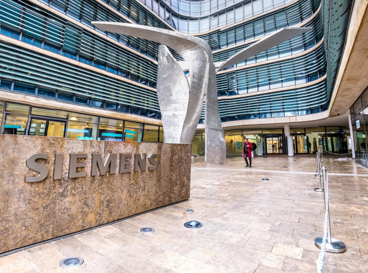 Cover Image for Siemens Energy baut E-Fuels-Fabrik in Chile