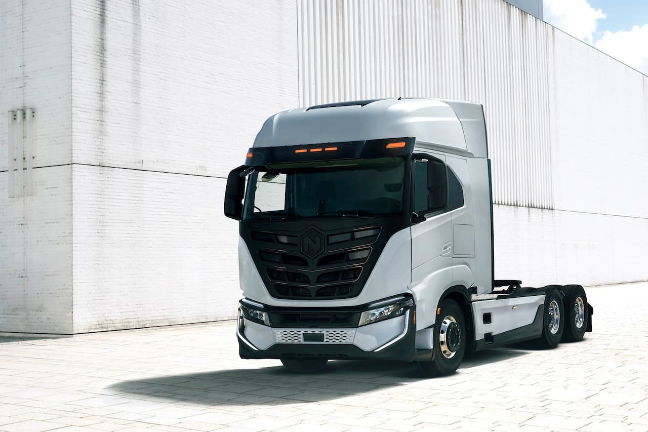 Cover Image for E.ON baut Wasserstoff-Infrastruktur für Nikola-Trucks