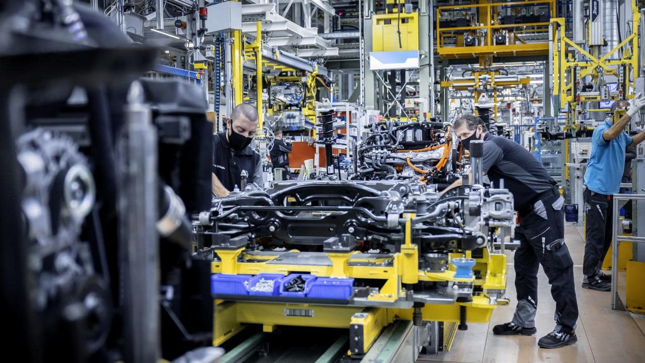 Cover Image for Mercedes baut ab 2024 eigene Elektroantriebe für E-Autos