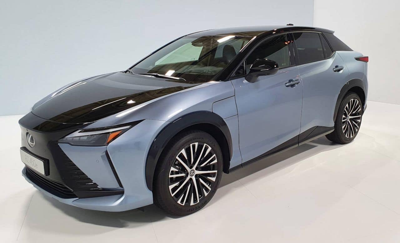 Cover Image for Lexus RZ 450e: Akku-Allrad und Strom-Steuer – Erste Eindrücke