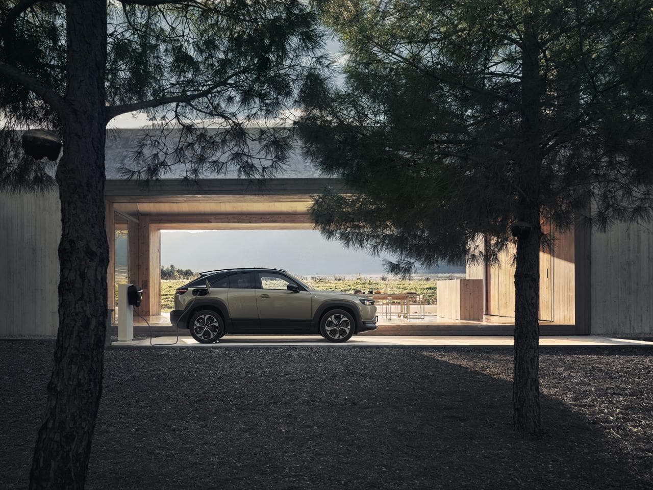Cover Image for Mazda Europe sieht sich als “Spitzenreiter” bei E-Auto Umstellung