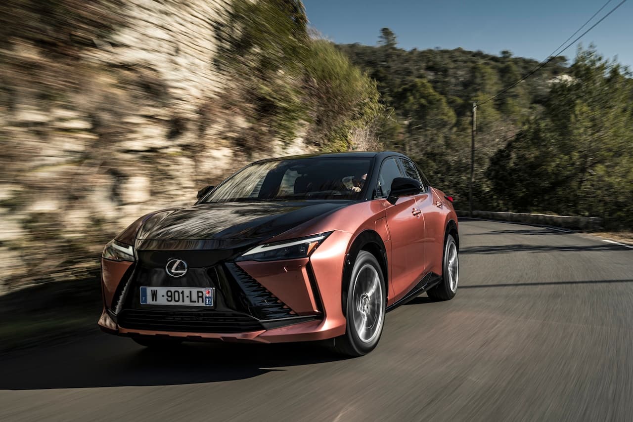 Cover Image for Test: Ist der Lexus RZ besser als das Tesla Model Y?