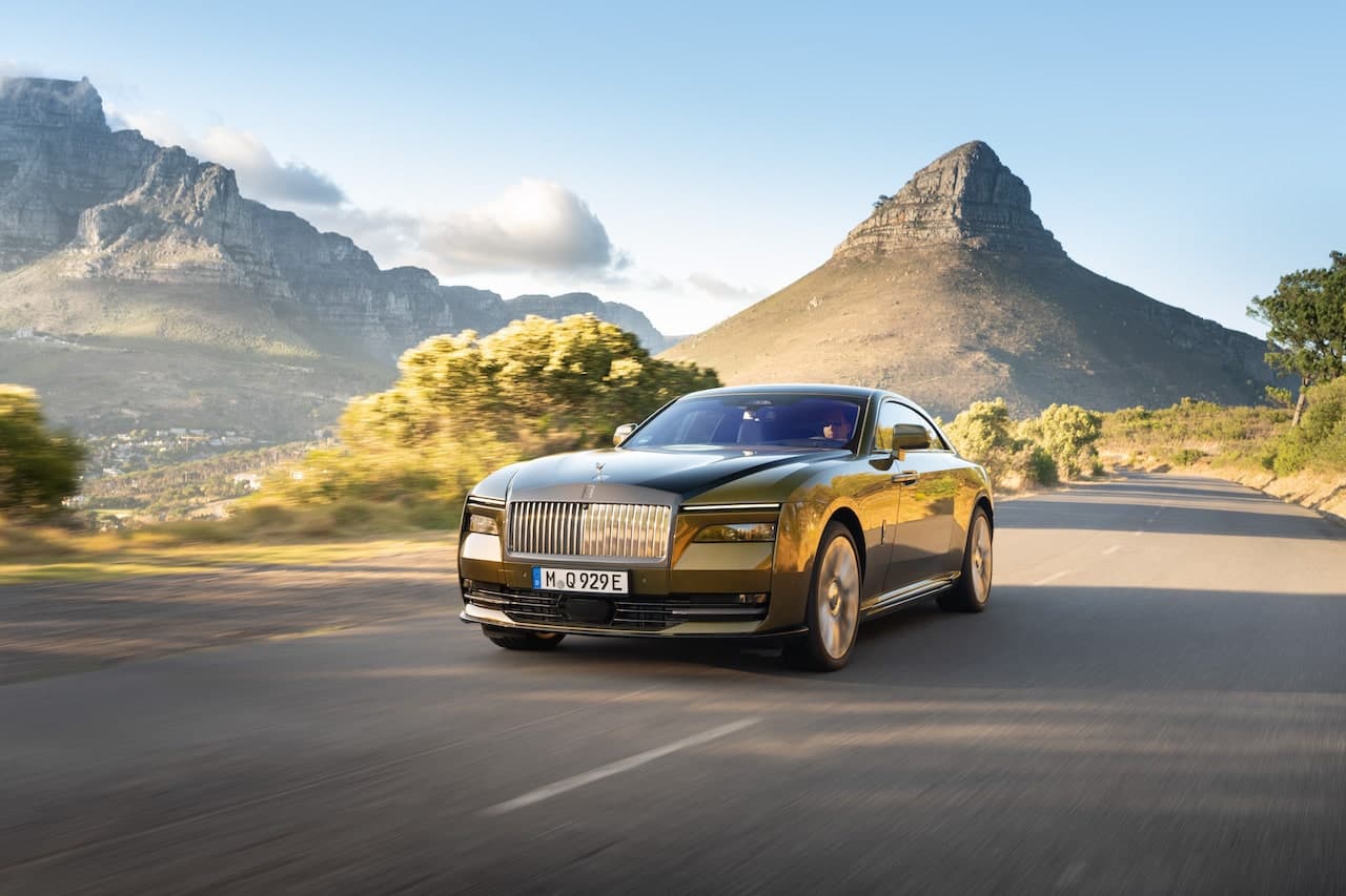Cover Image for Rolls-Royce Spectre: Reichweite kümmert Privatjet-Besitzer nicht