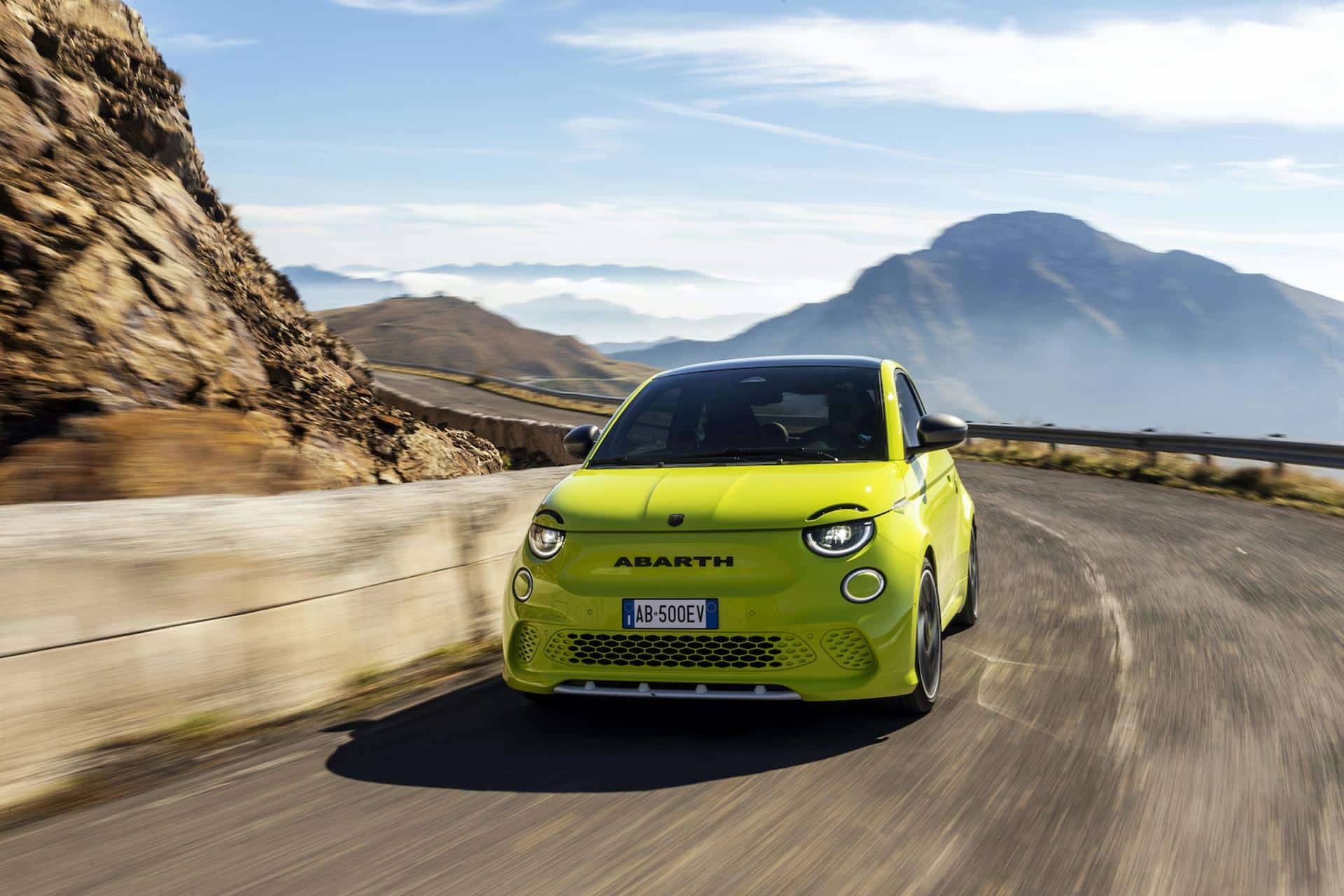 Cover Image for Abarth 500e: Erste Fahrt in der “Spaßmaschine”