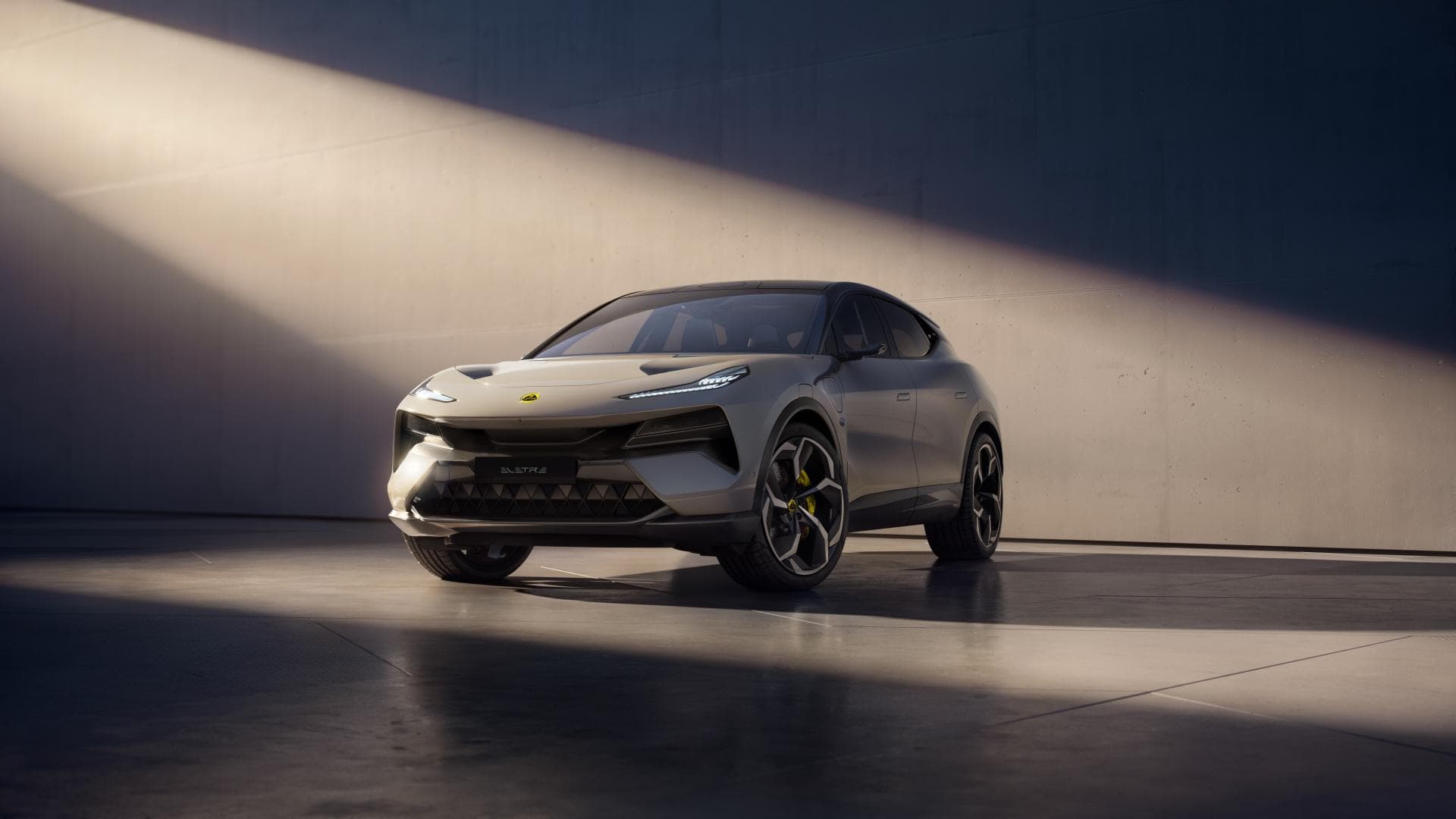 Cover Image for Lotus setzt auf Direktvertrieb: Neue Ära für E-Auto-Markt