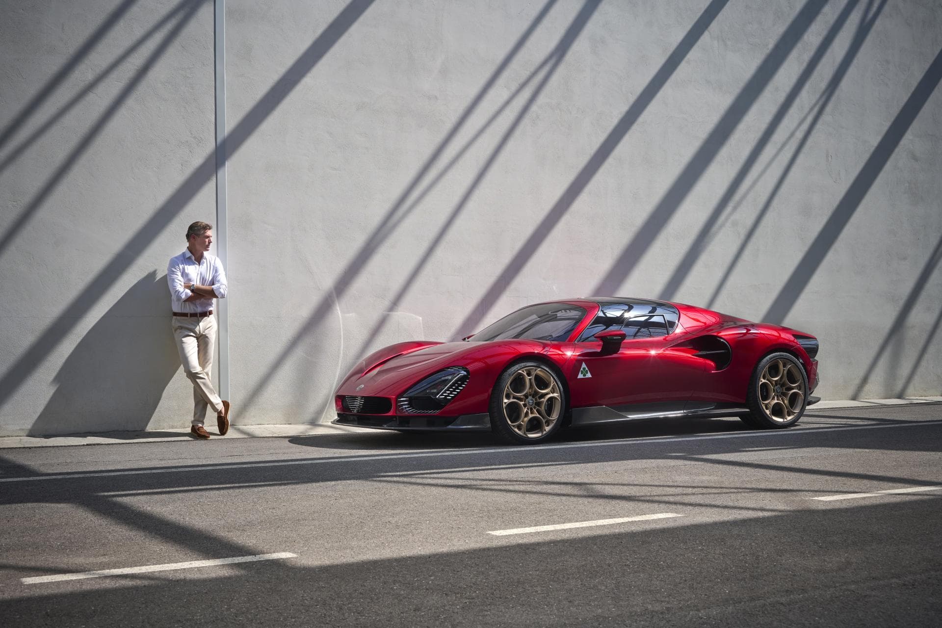 Cover Image for Alfa Romeos 33 Stradale kehrt als E-Auto zurück