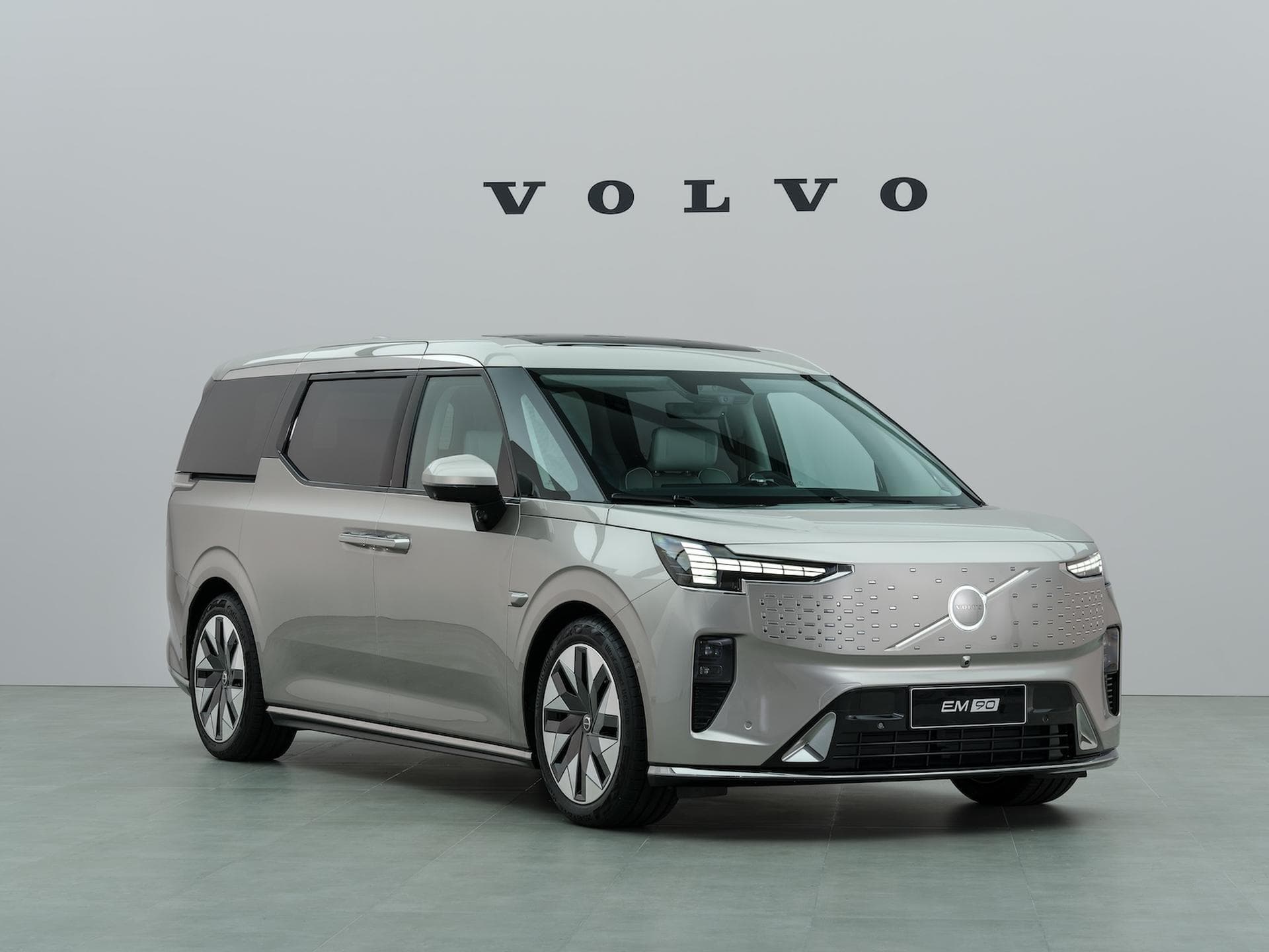 Cover Image for Weltpremiere Volvo EM90 – alle Fakten