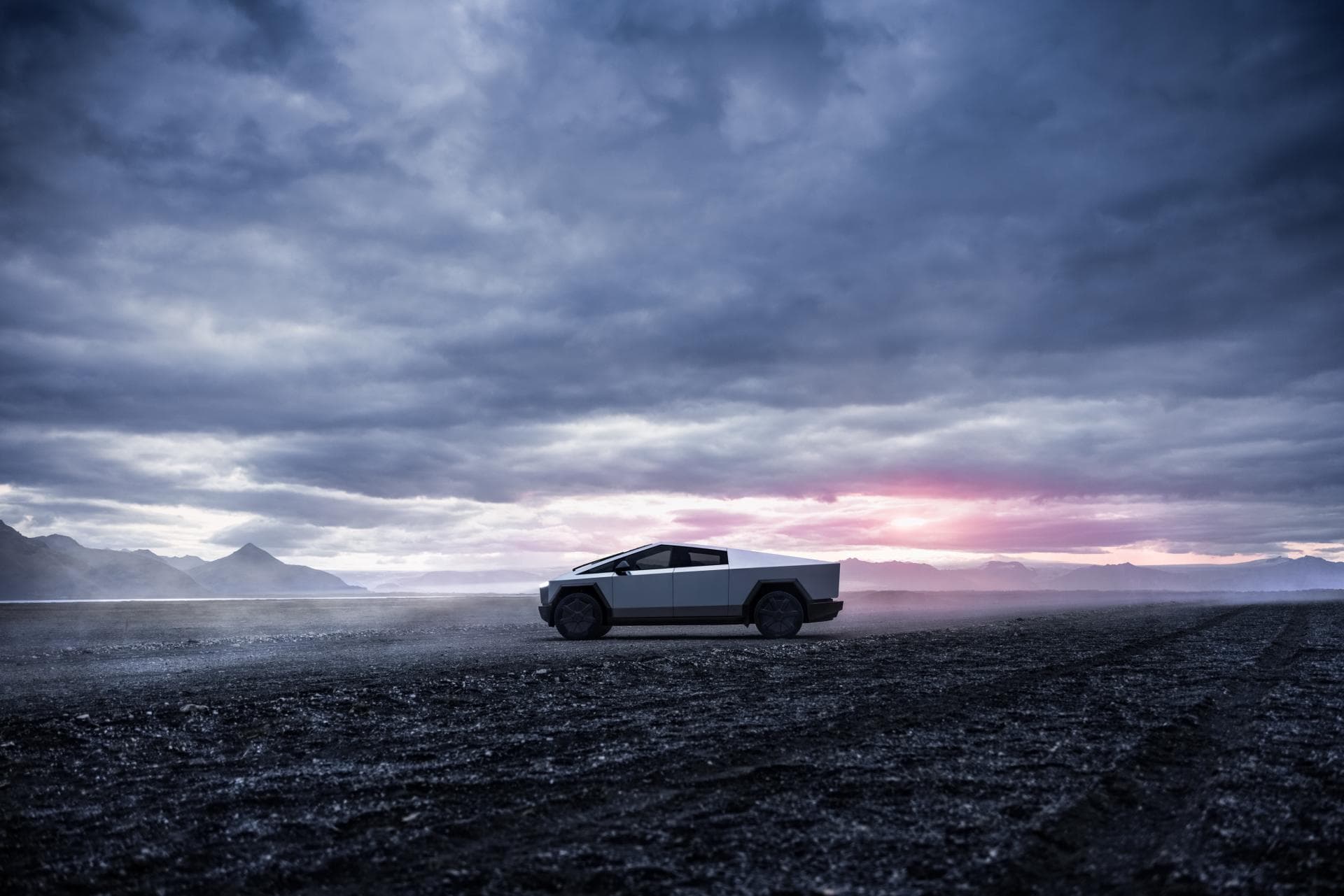 Cover Image for Tesla kämpft mit Cybertruck-Produktion