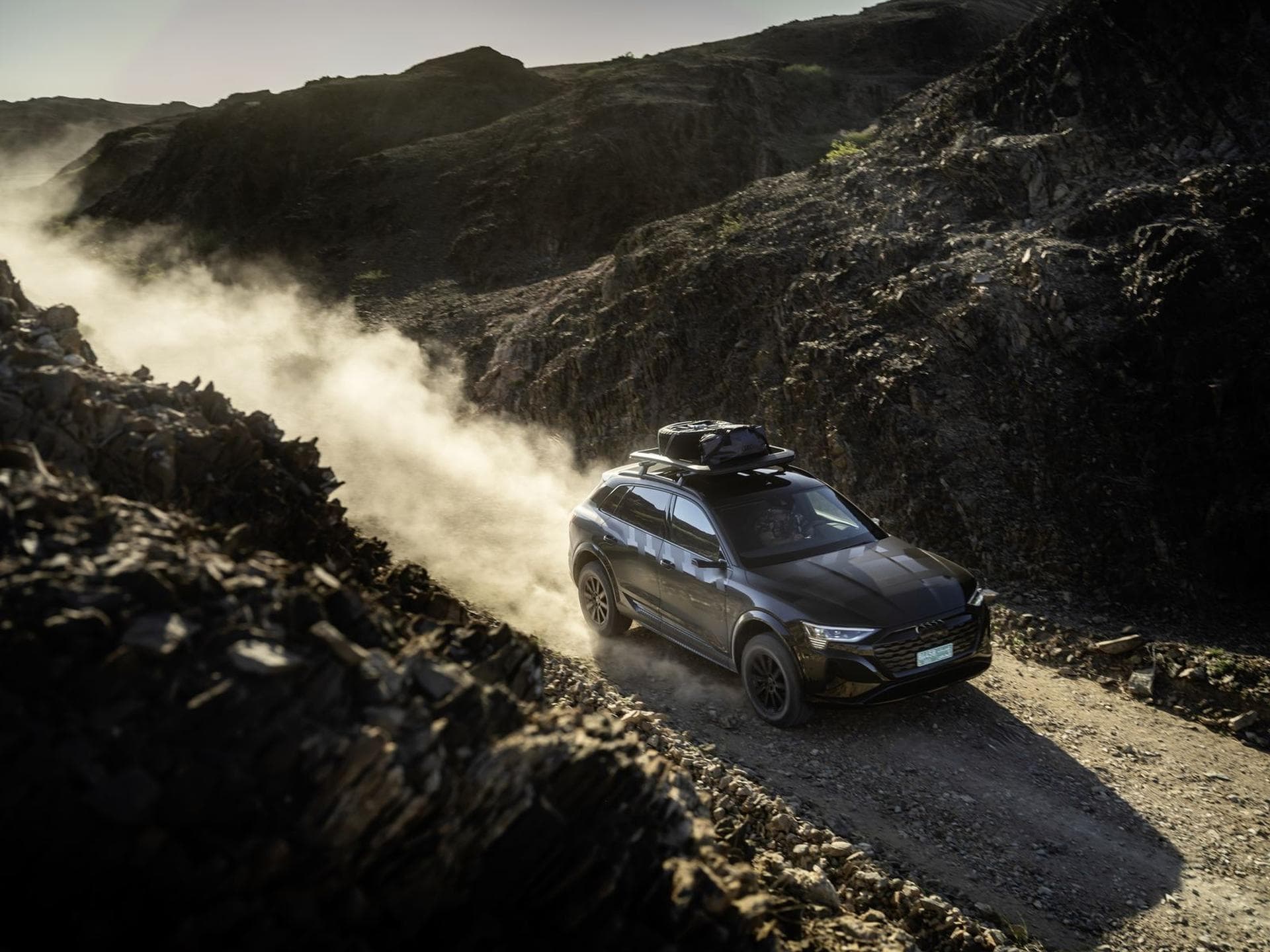 Cover Image for Fahrbericht: Audi Q8 e-tron edition Dakar