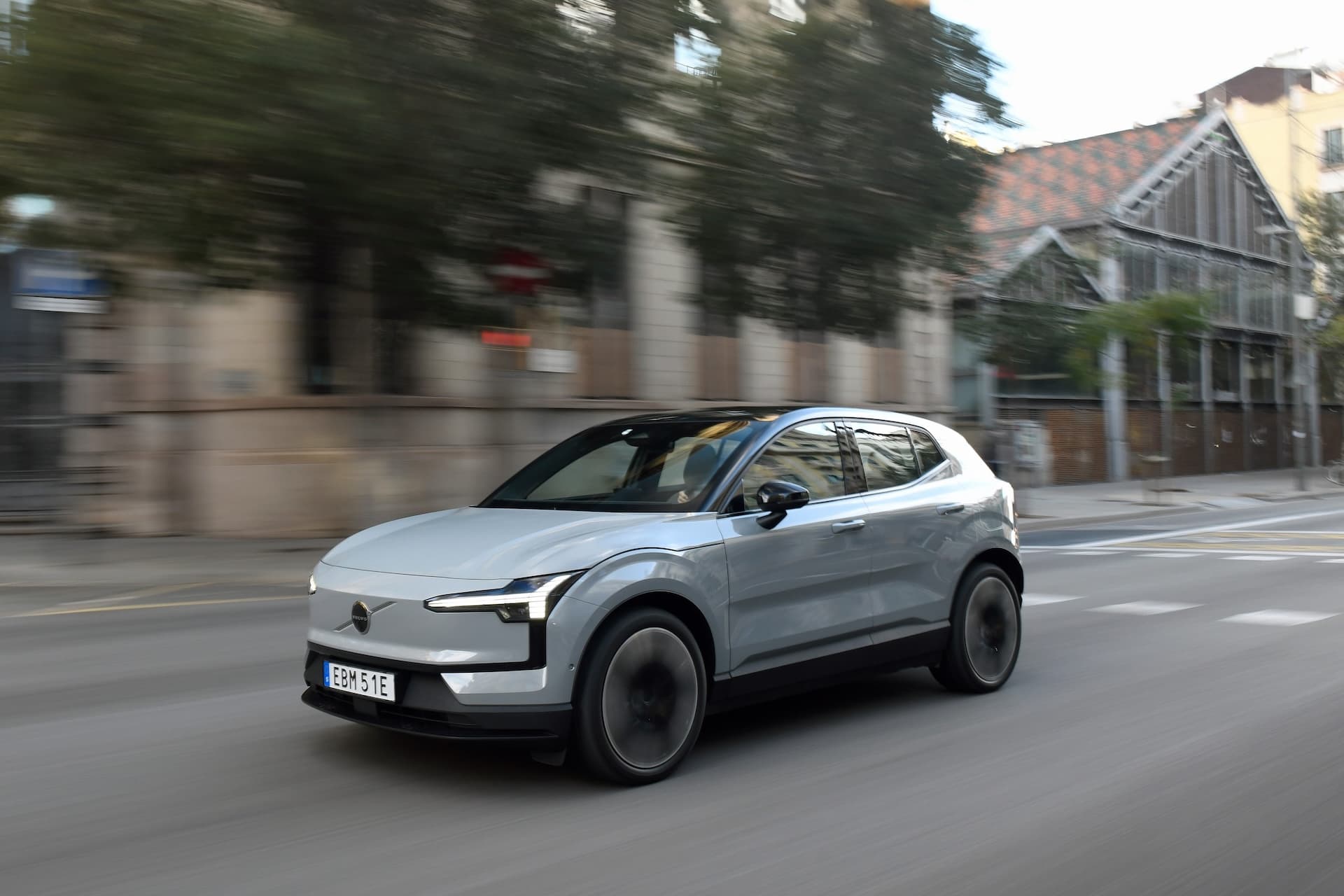 Cover Image for Kompakte E-Crossover im Duell: Volvo EX30 gegen DS 3 E-Tense
