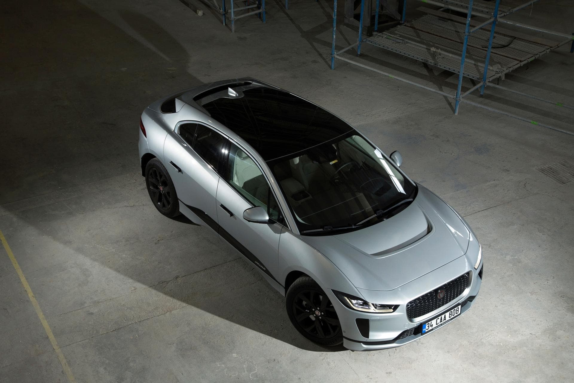 Cover Image for Jaguar Land Rover: Elektrorennsport beeinflusst neue Modelle