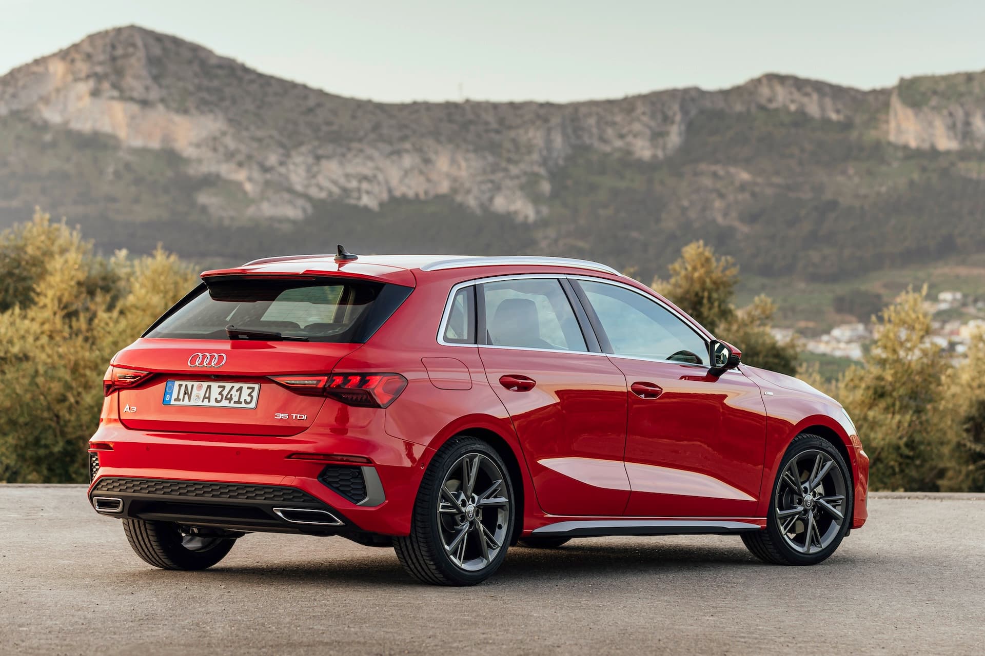 Cover Image for Audi-Chef Döllner kündigt E-Auto im A3-Format an