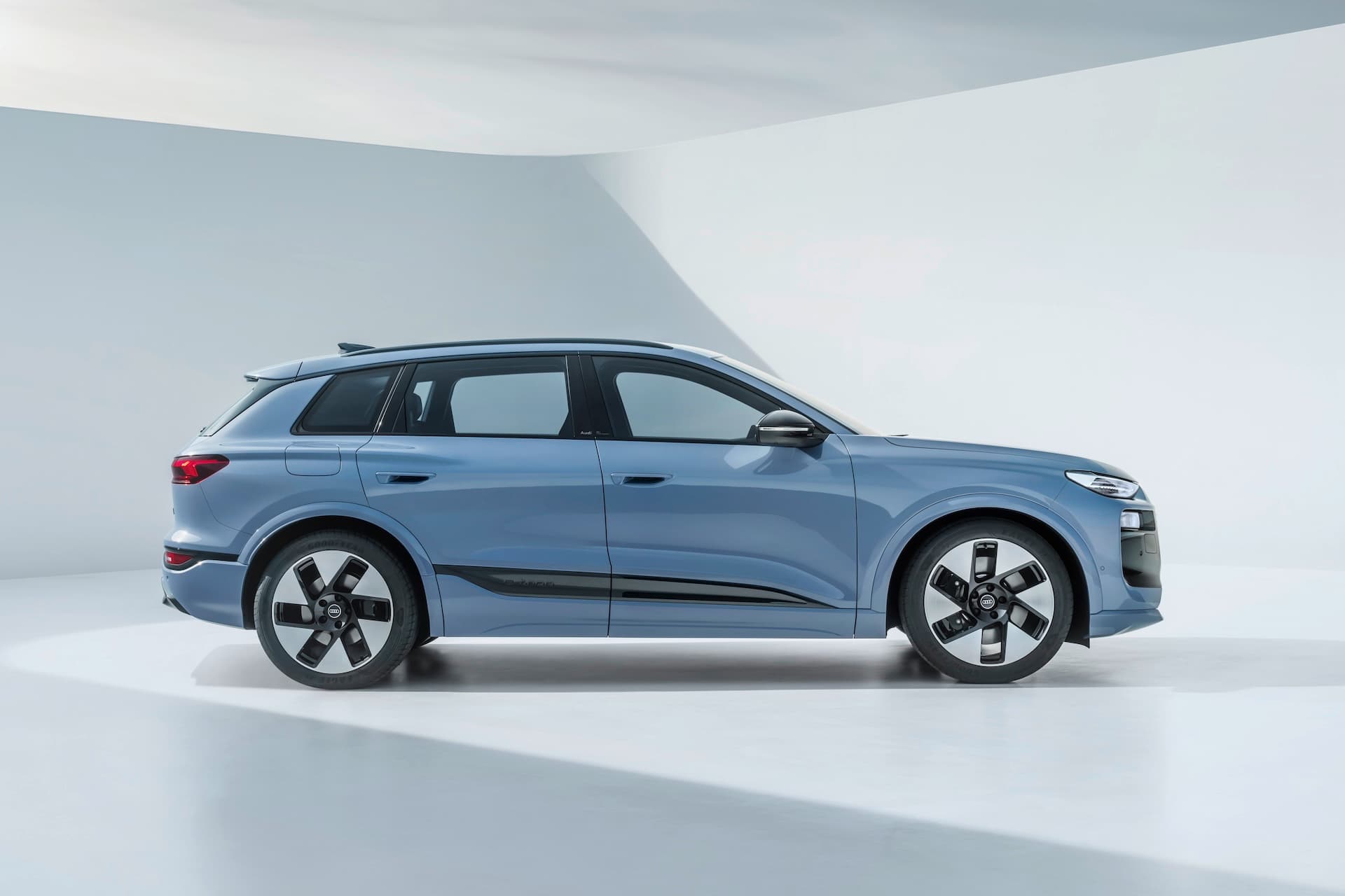 Cover Image for Audi wertet Langversion Q6L e-tron für China auch digital auf