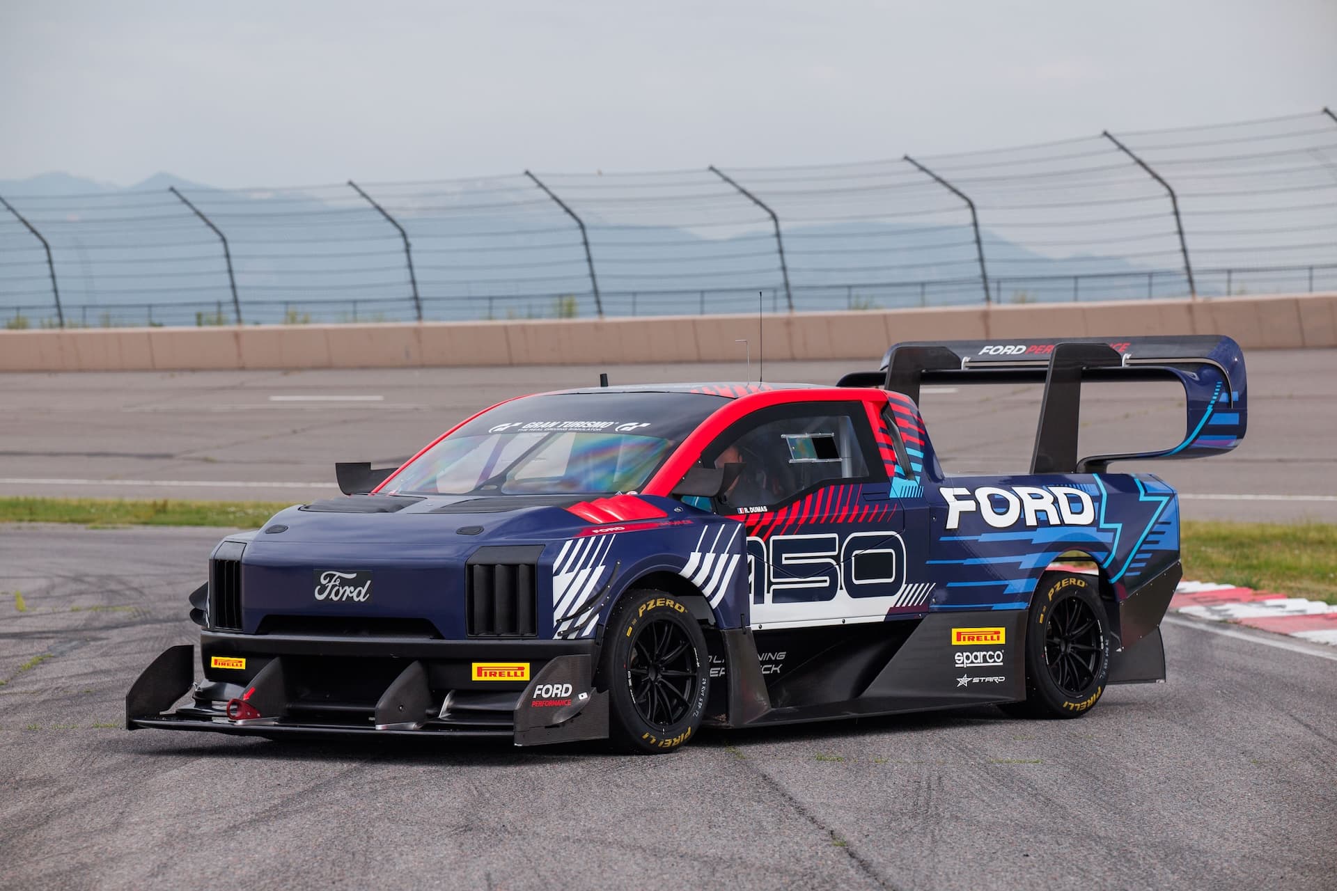 Cover Image for Pikes Peak: Ford geht mit Elektro-Pick-Up auf Rekordjagd