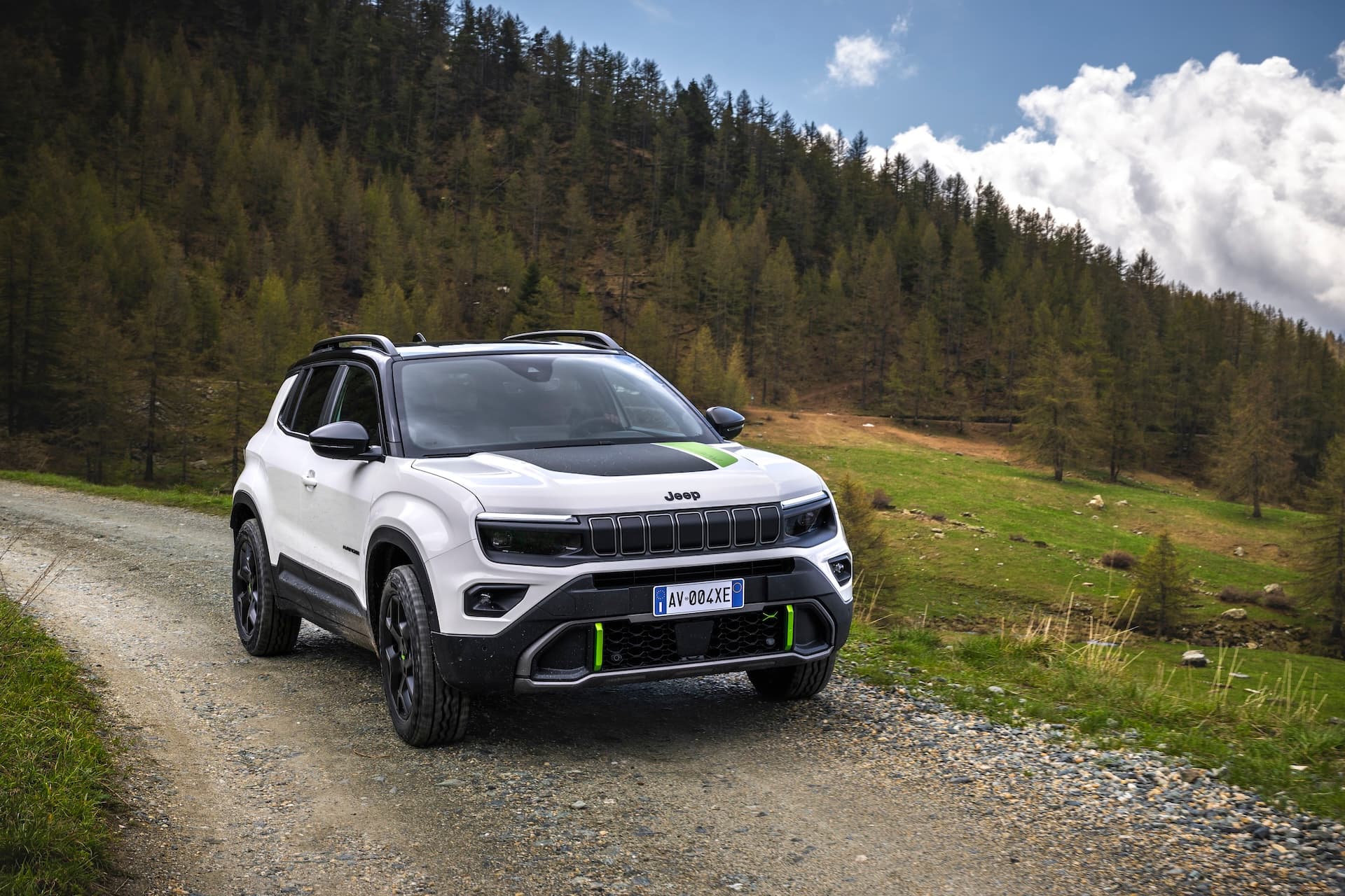 Cover Image for Hybrid-Jeep Avenger 4xe geht auf Europatour
