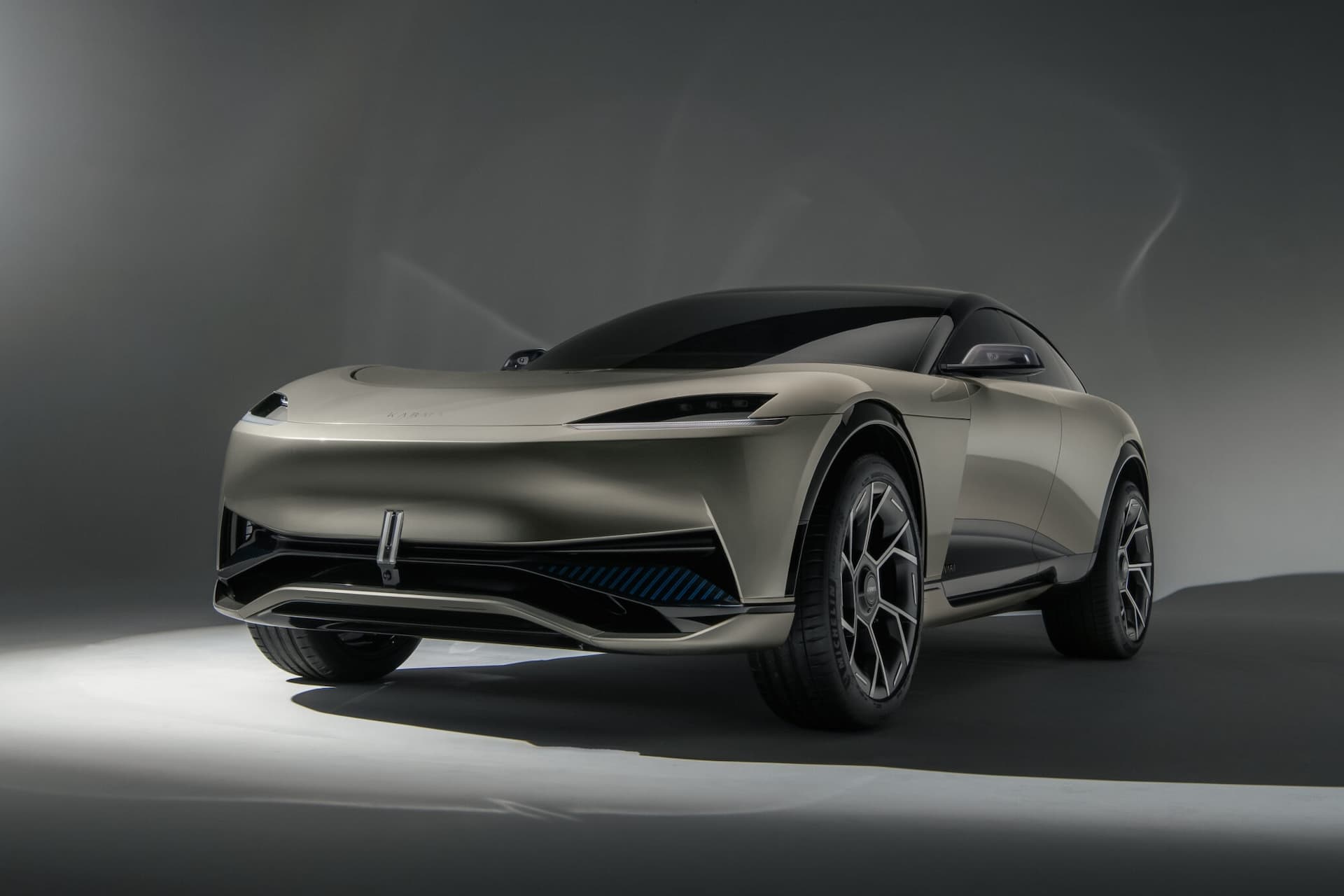 Cover Image for Karma zeigt schnittige SUV-GT-Studie Ivara
