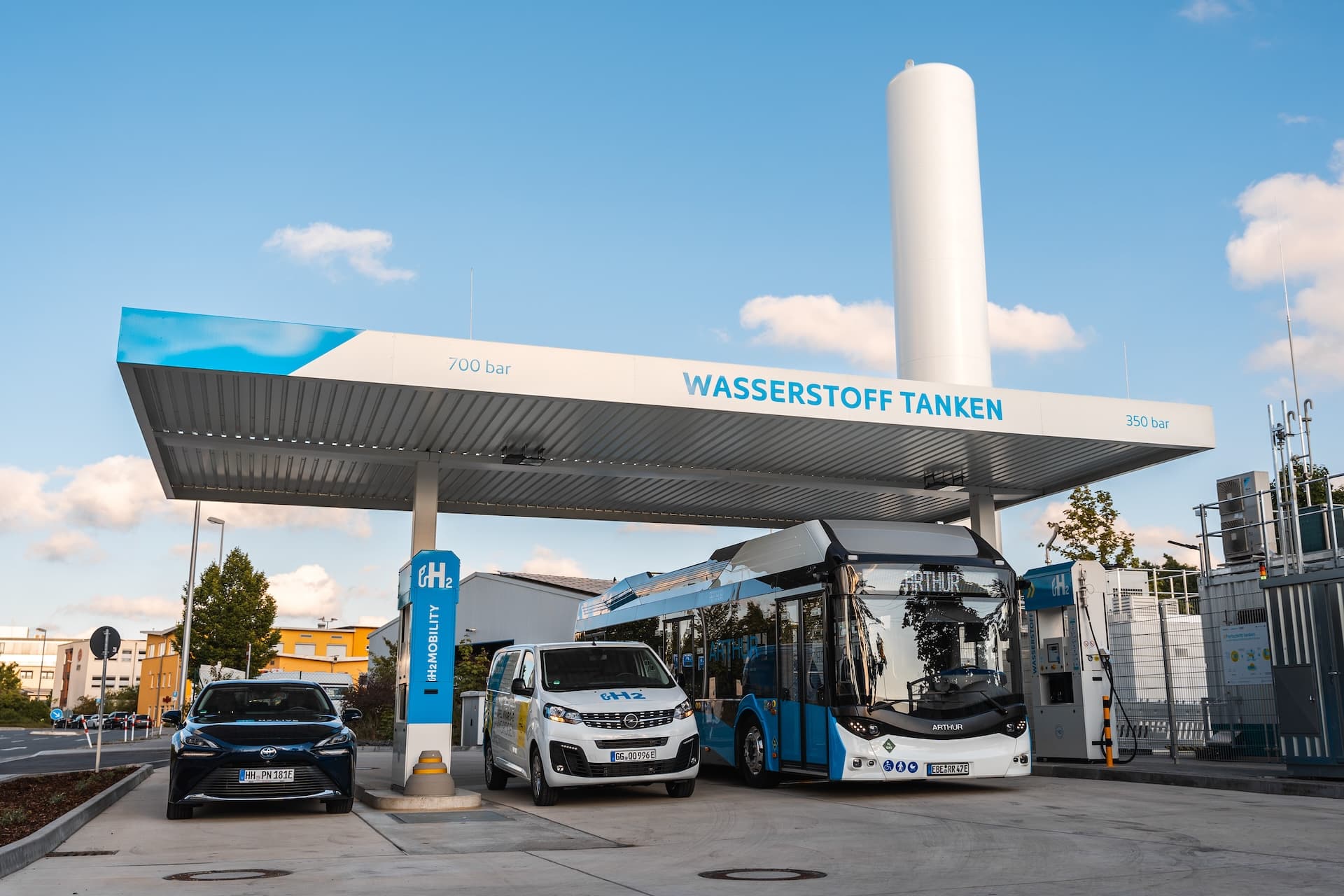 Cover Image for Mehr als 50 Wasserstoff-Zapfpunkte für Busse und Lkw bis Jahresende