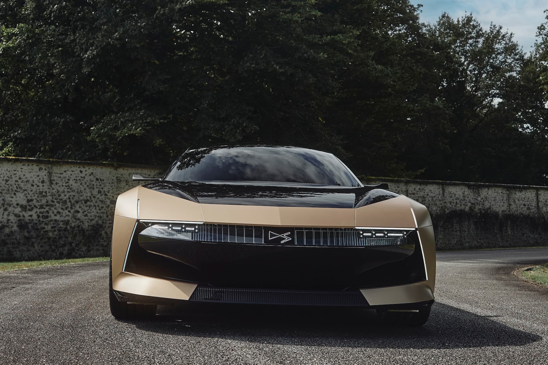 Cover Image for DS zeigt Neuinterpretation des legendären Citroën SM