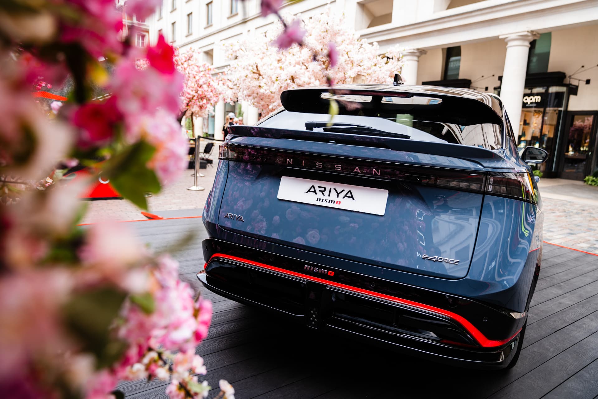 Cover Image for Experten-Vorschlag: Tesla soll jetzt Nissan retten