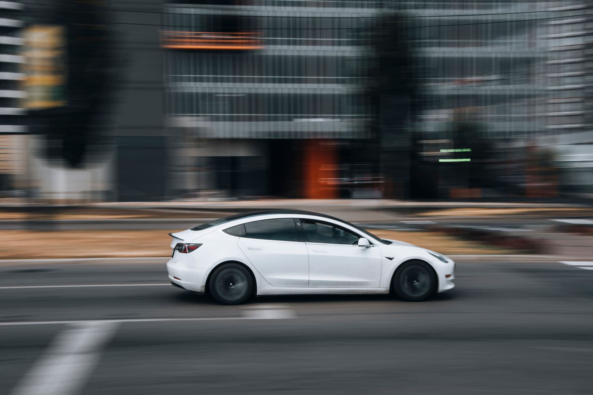 Cover Image for Trotz US-Kapriolen: E-Autos feiern wohl ein neues Rekordjahr