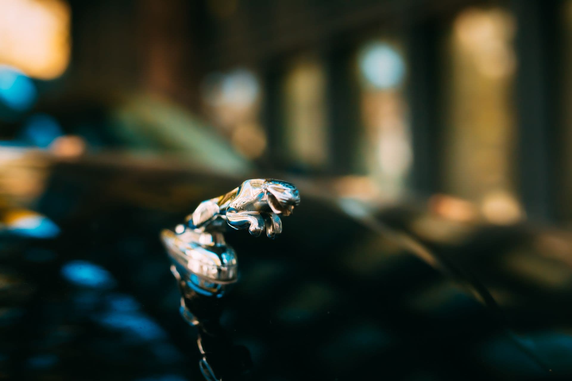 Cover Image for Jaguar setzt auf Luxus und Exklusivität statt Masse