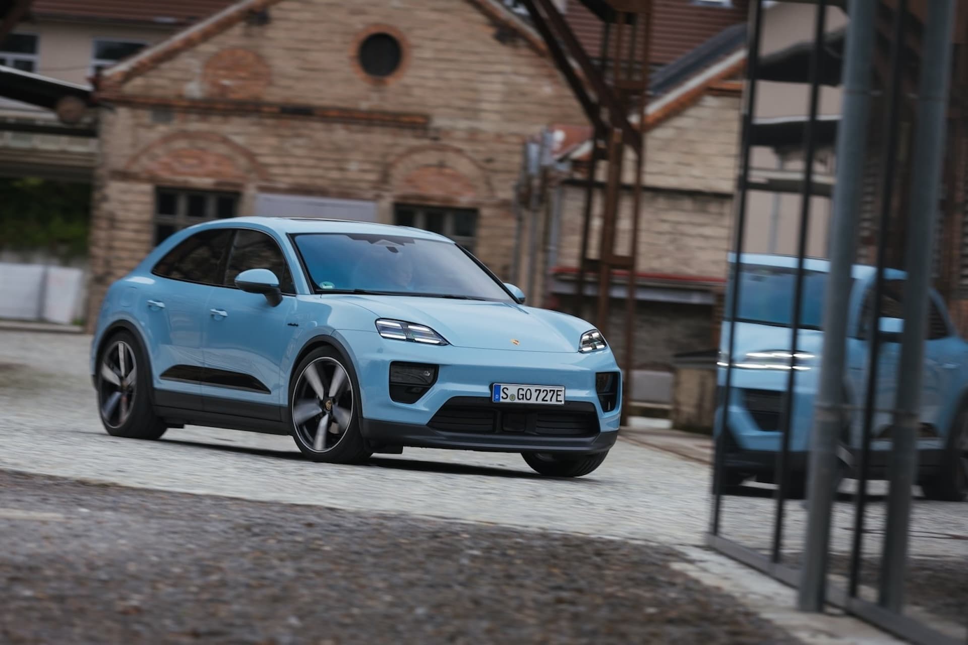 Cover Image for Jeder vierte Porsche wird rein elektrisch ausgeliefert