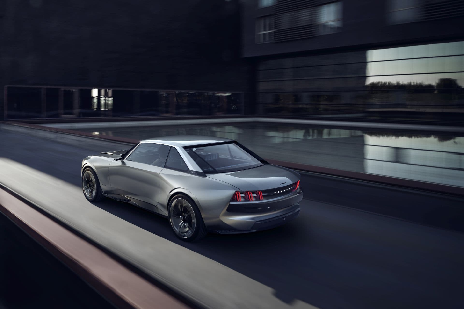 Cover Image for Peugeot setzt auf futuristisches Design statt Retro-Trends