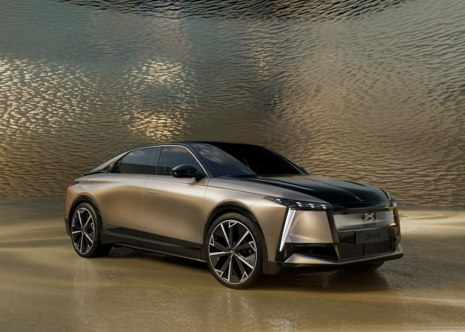Cover Image for DS N°8: E-Topmodell ab 2025 mit 750 km Reichweite