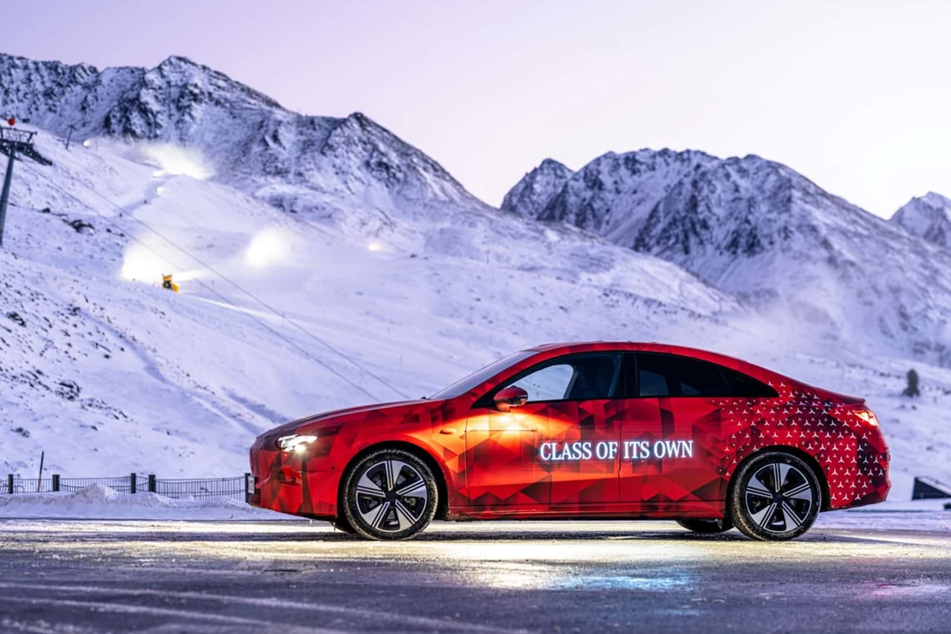 Cover Image for Bald kommt der elektrische Mercedes CLA – das kann er