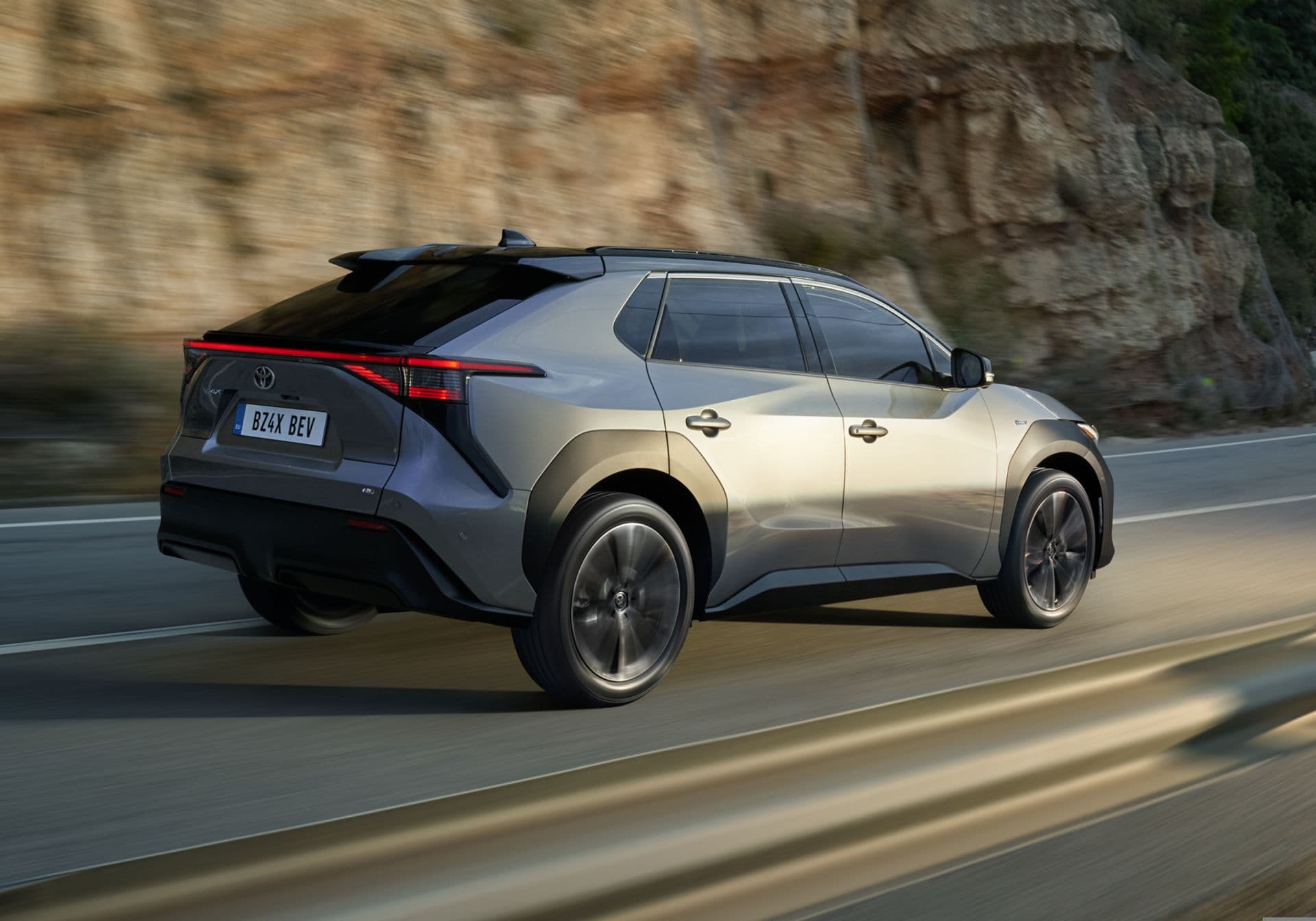 Cover Image for Toyota steigert Absatz elektrifizierter Modelle in Europa deutlich