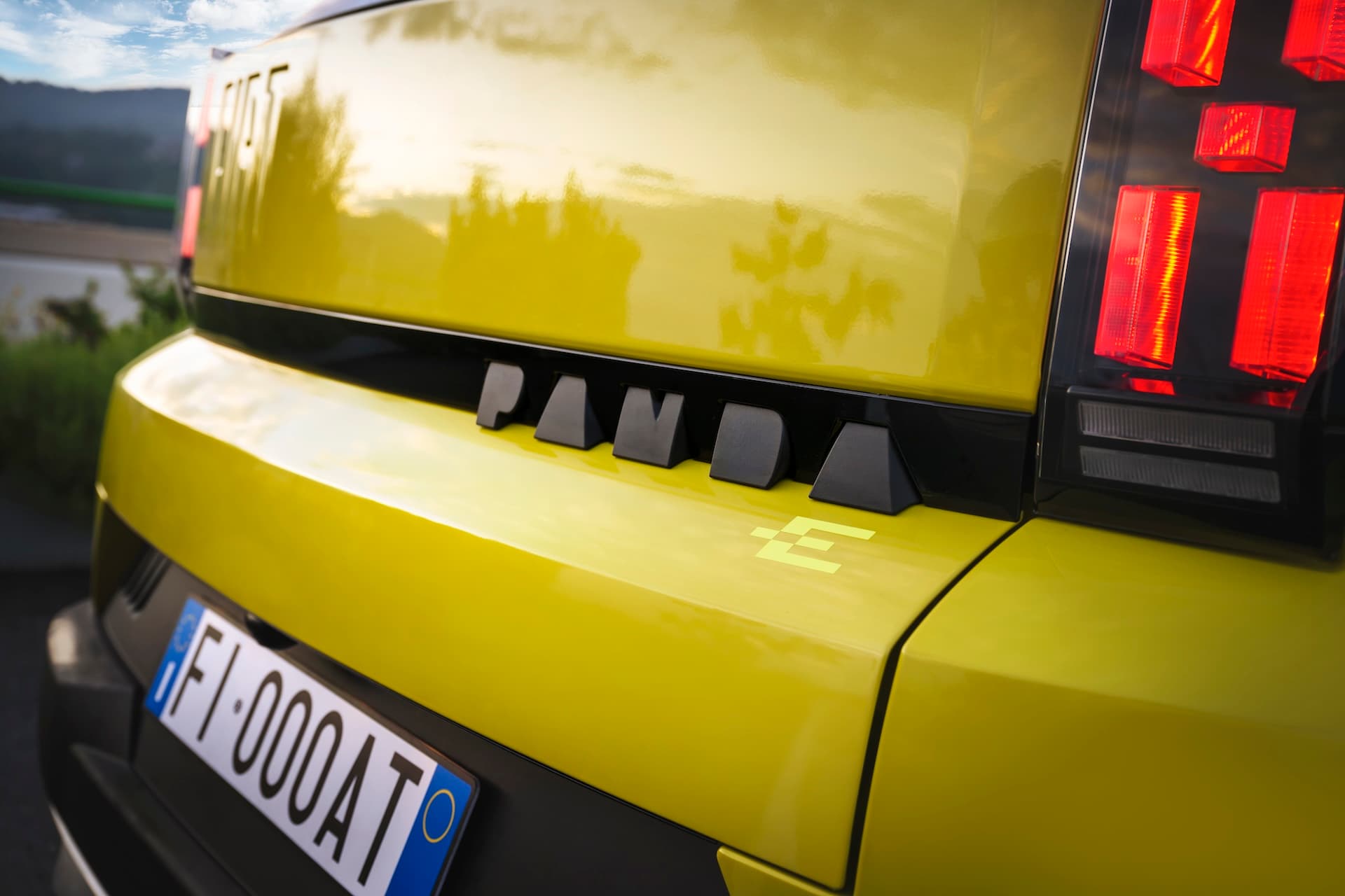 Cover Image for E-Auto Fiat Grande Panda kann ab 24.990 Euro bestellt werden