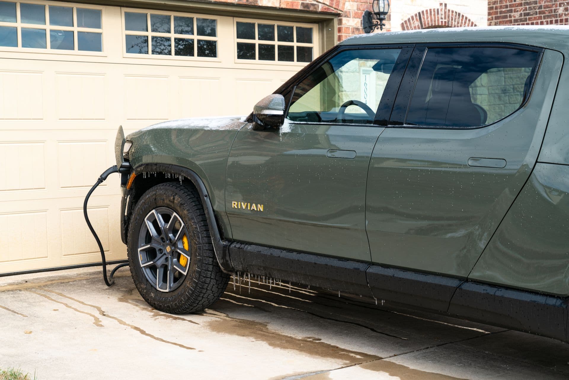Cover Image for Rivian trotzt geplanter E-Auto-Förderkürzung mit Zuversicht