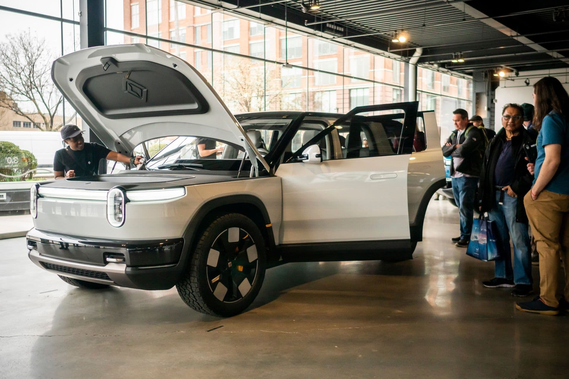 Cover Image for Rivian: 36 Prozent weniger Auslieferungen im ersten Quartal