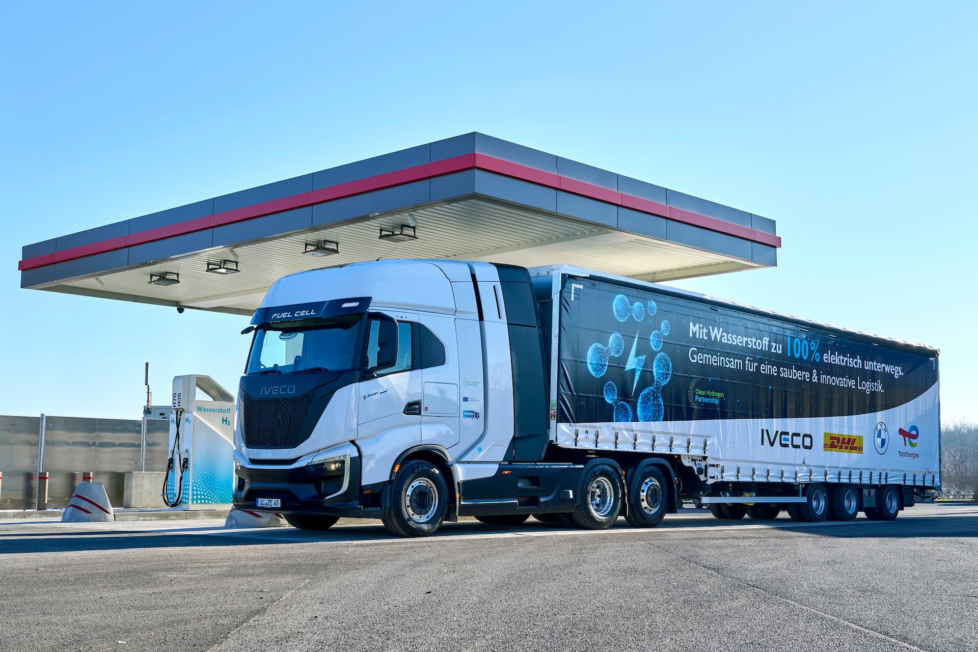 Cover Image for BMW setzt Wasserstoff-Lkw in der Logistik ein