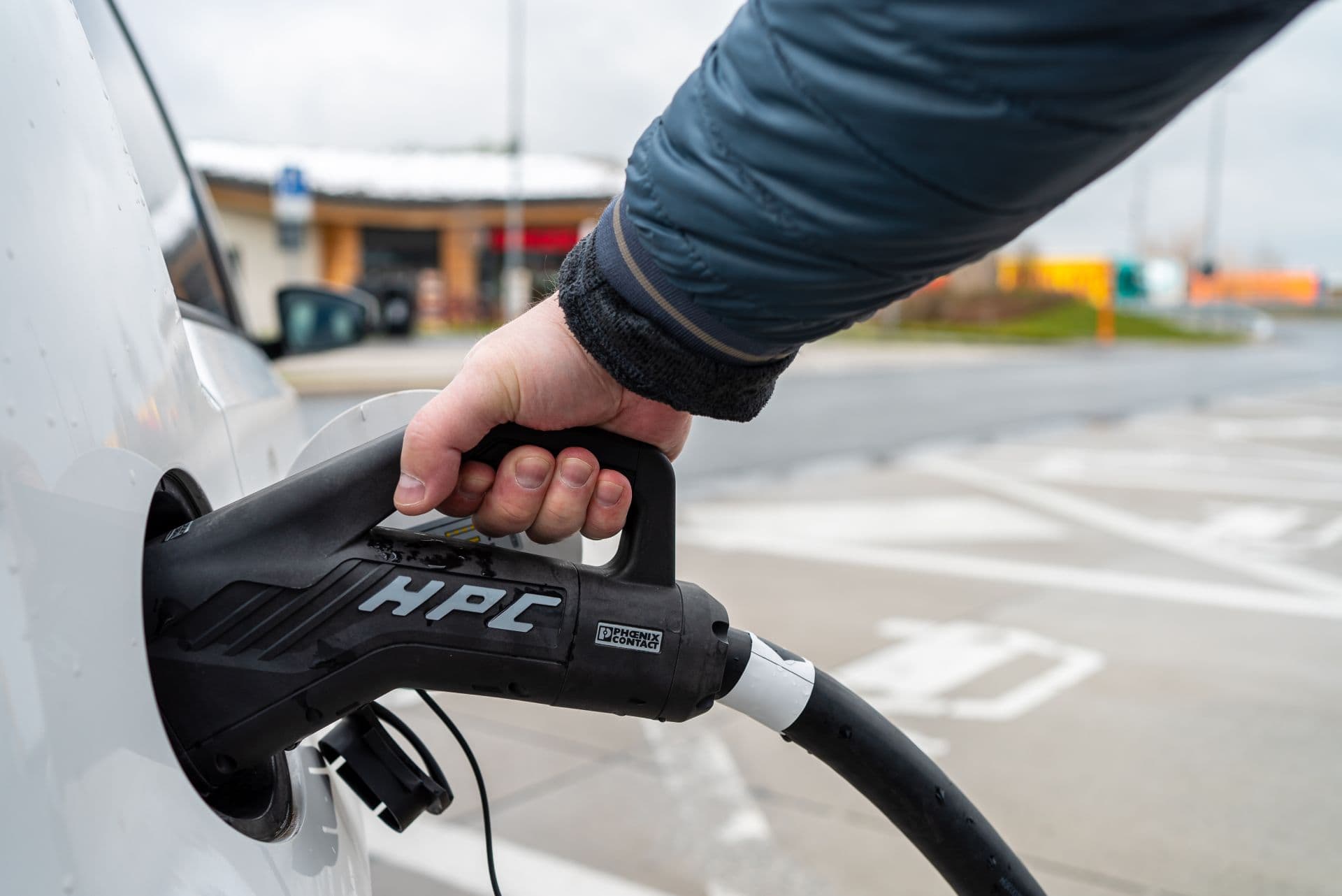 Cover Image for Megawatt-Laden für E-Autos nicht wirklich sinnvoll?