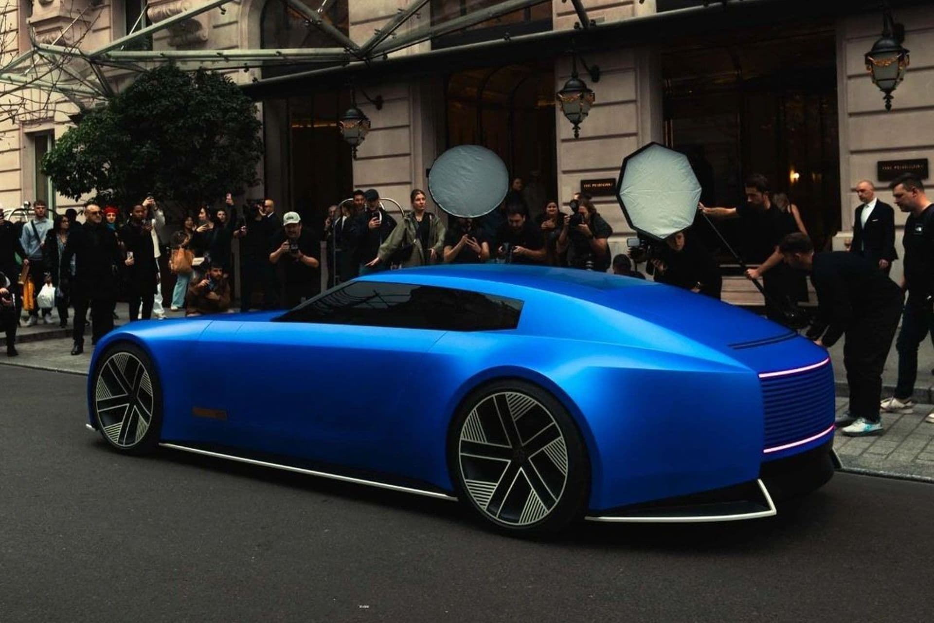 Cover Image for Jaguar Type 00 fährt erstmals auf der Fashion Week