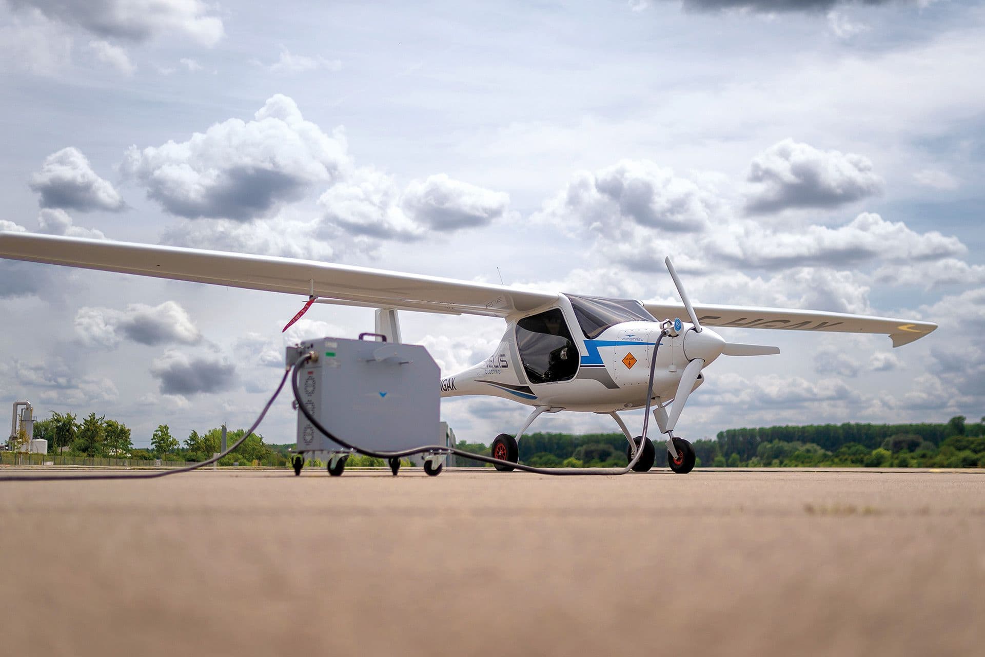 Cover Image for Fliegen mit Strom: Die Herausforderung der E-Luftfahrt