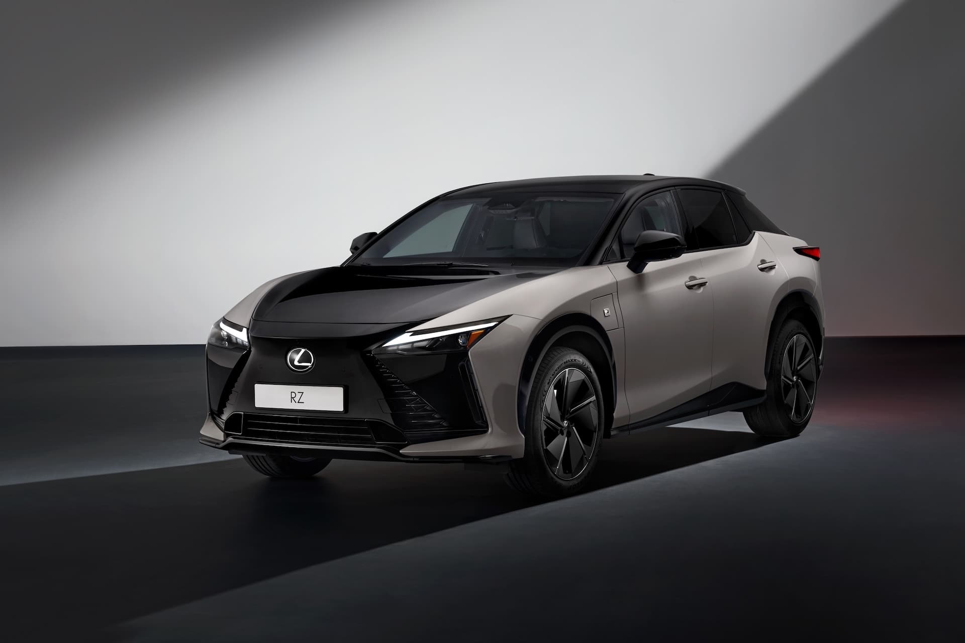 Cover Image for Lexus RZ jetzt mit 100 km mehr Reichweite