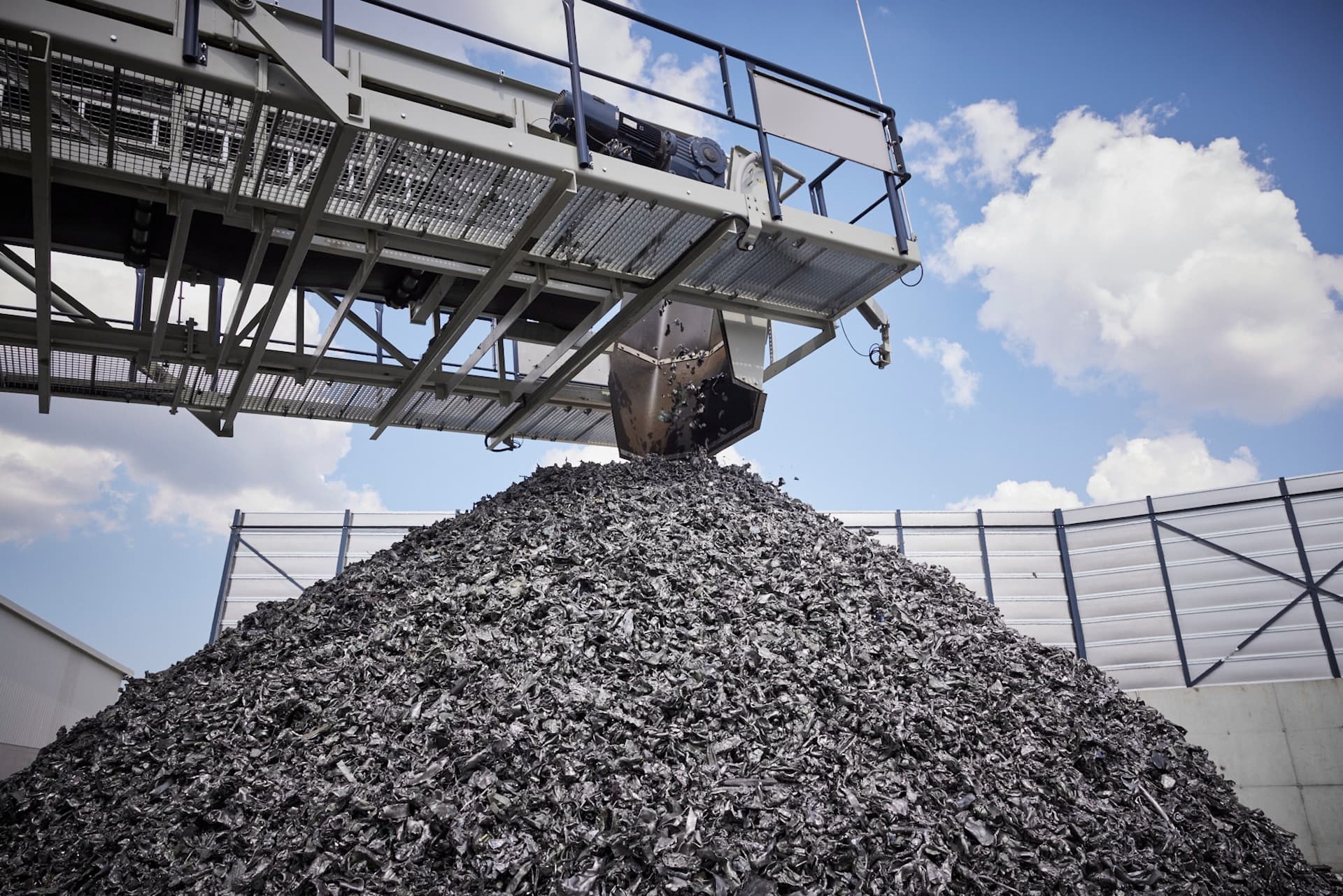 Cover Image for Recycling: Audi startet strategischen Rohstoffkreislauf