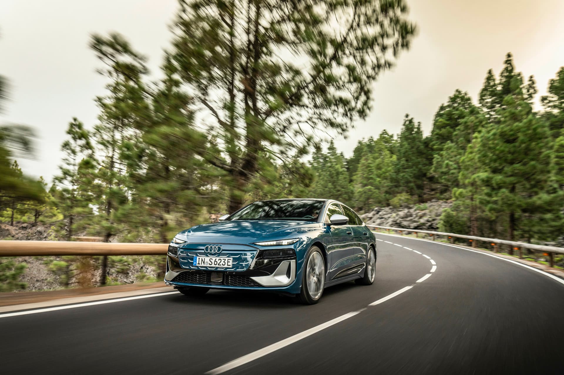 Cover Image for Audi steigert E-Auto-Absatz um 30 Prozent