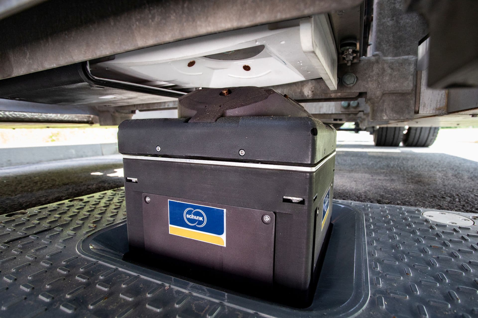 Cover Image for Mega-Laden: Wie Lkw in Minuten geladen werden können