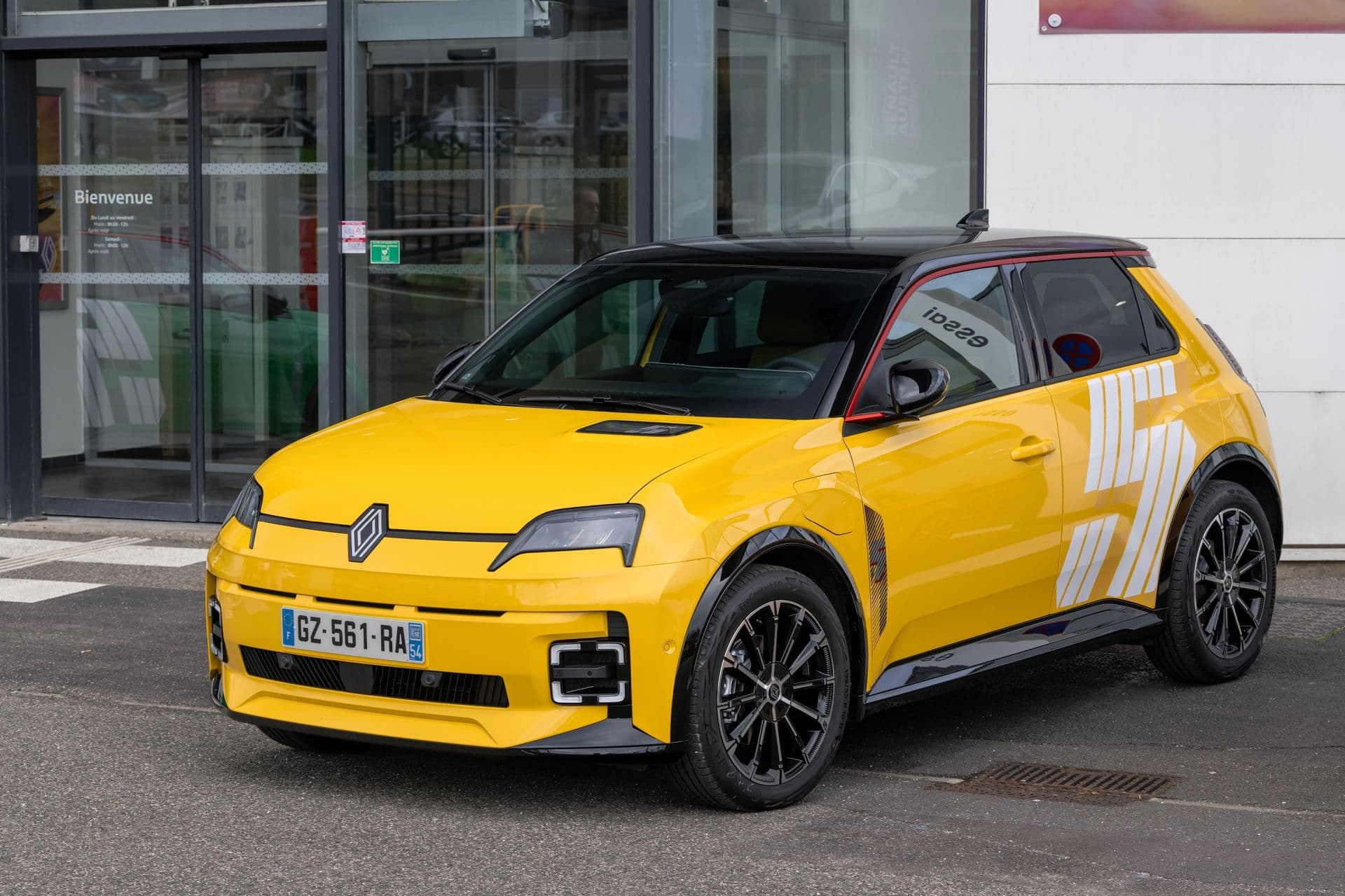 Cover Image for Renault setzt weiterhin auf Elektro und Hybrid zugleich