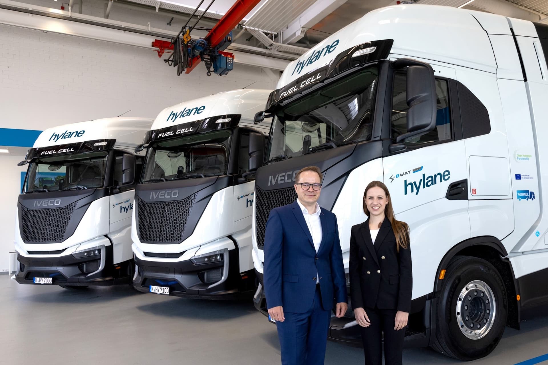 Cover Image for Hylane flottet drei Wasserstoff-Lkw von Iveco ein