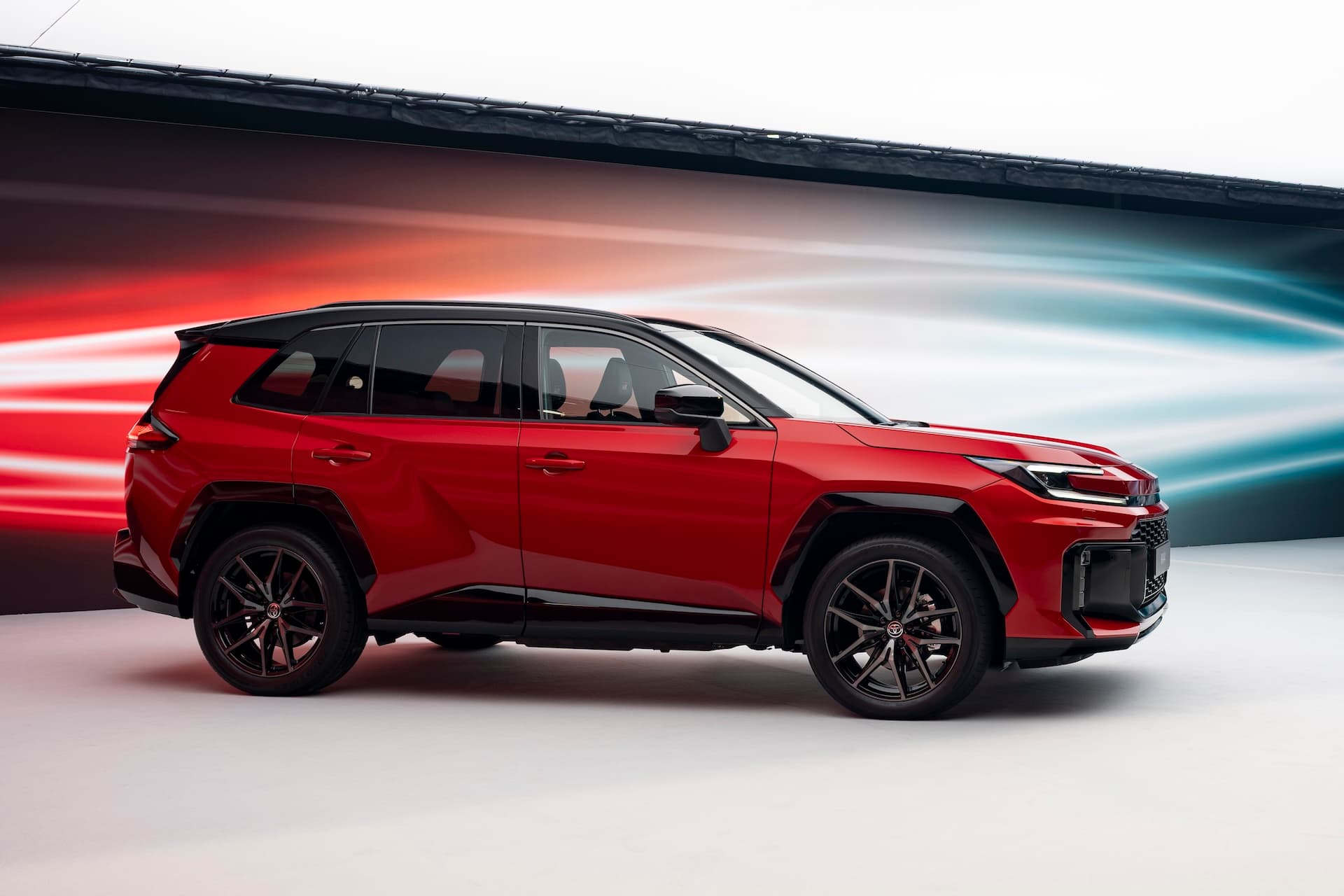 Cover Image for Neuer Toyota RAV4 Plug-in-Hybrid kommt 100 Elektro-km weit