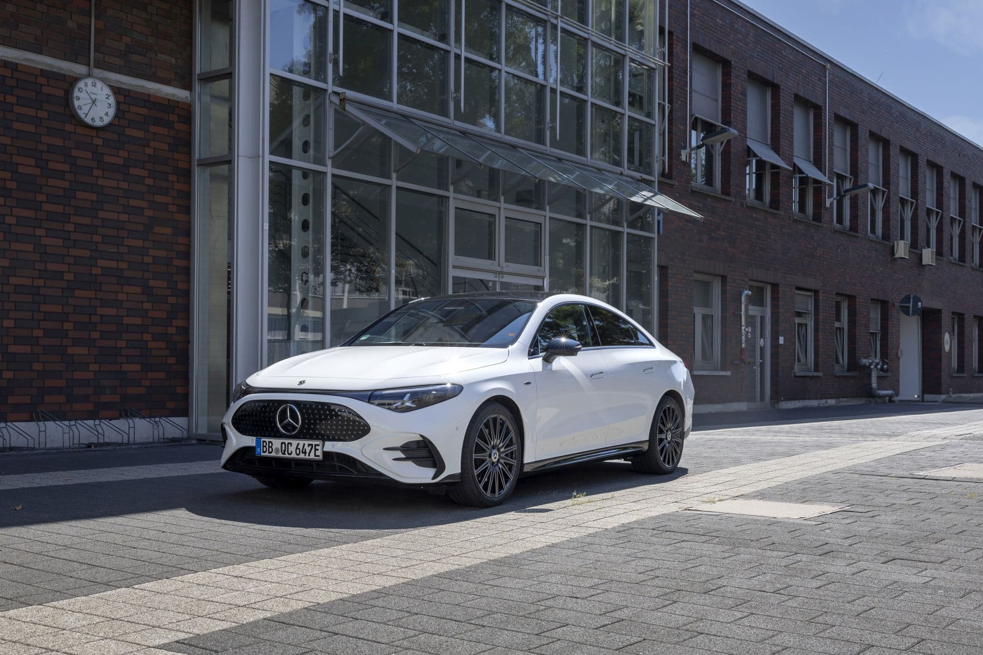 Cover Image for Mercedes reagiert mit Dreischichtbetrieb auf CLA-Boom