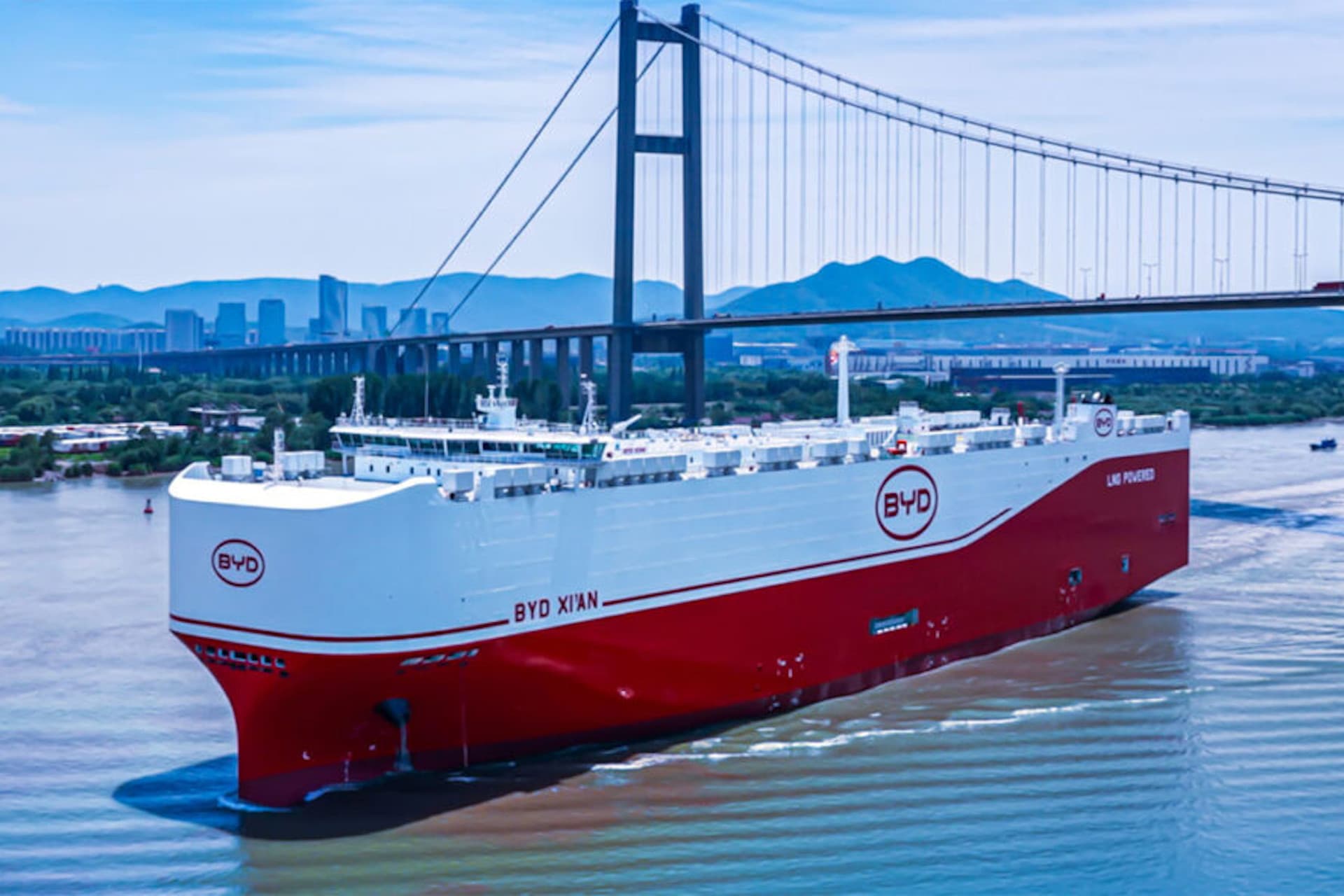 Cover Image for BYD nimmt zwei weitere Autofrachter in Betrieb