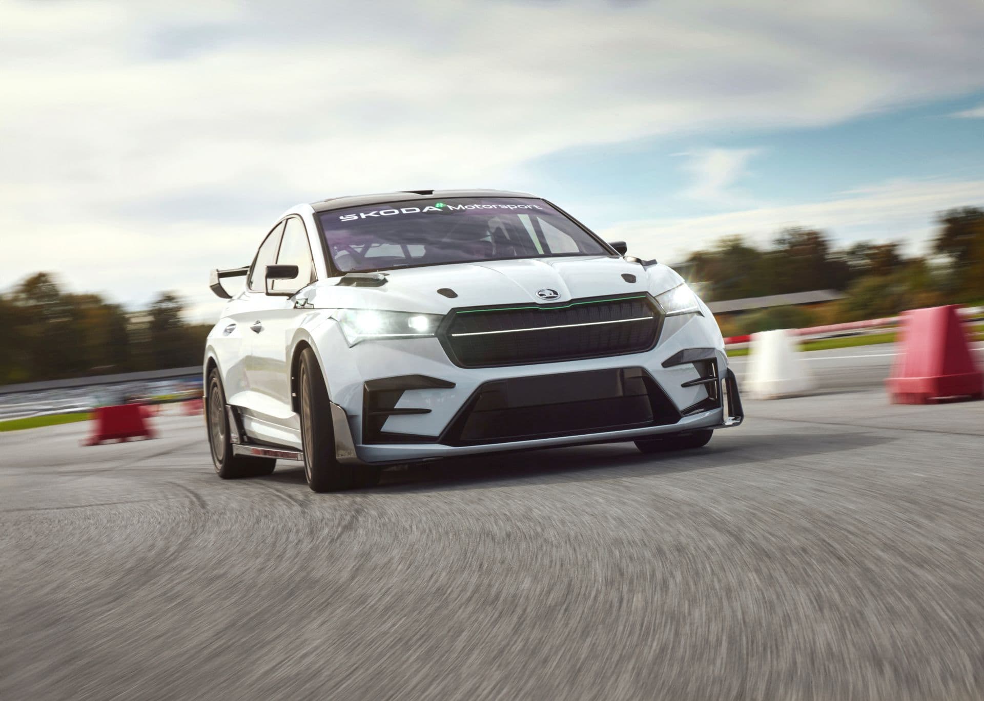 Cover Image for Škoda baut elektrischen Rennwagen RS Race aus Flachs