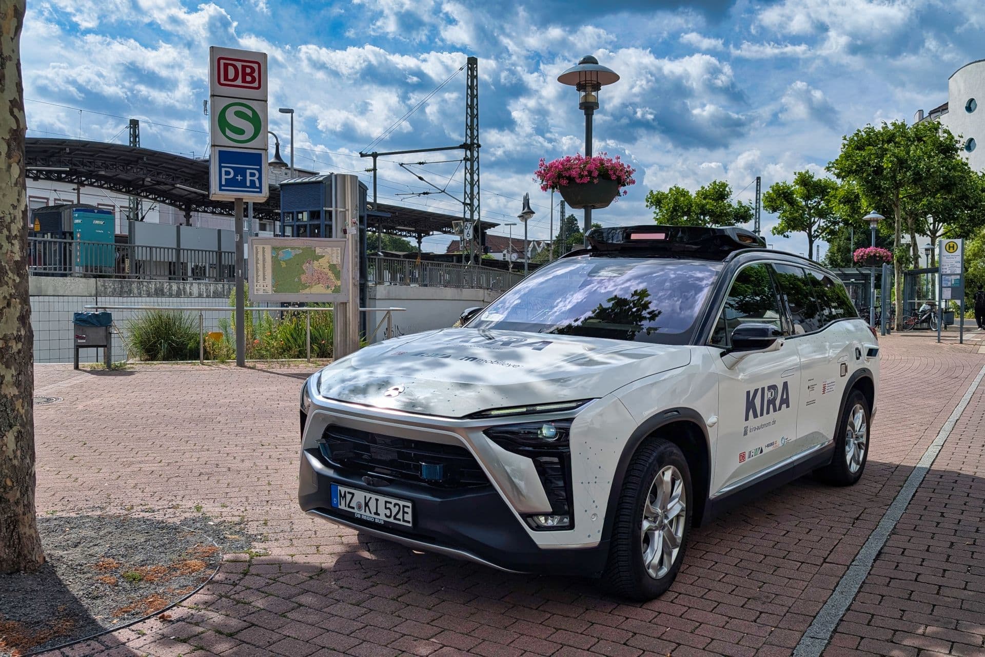 Cover Image for Ich bin autonom Level 4 gefahren – mit Kira, nicht mit Elon