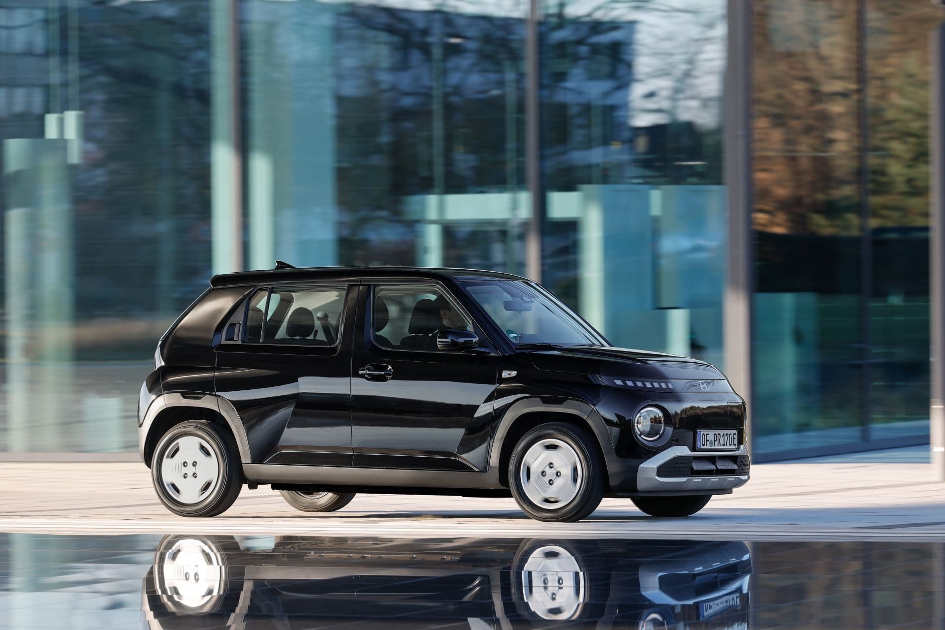 Cover Image for Hyundai: Ab 2030 nur noch E-Autos und Vollhybride